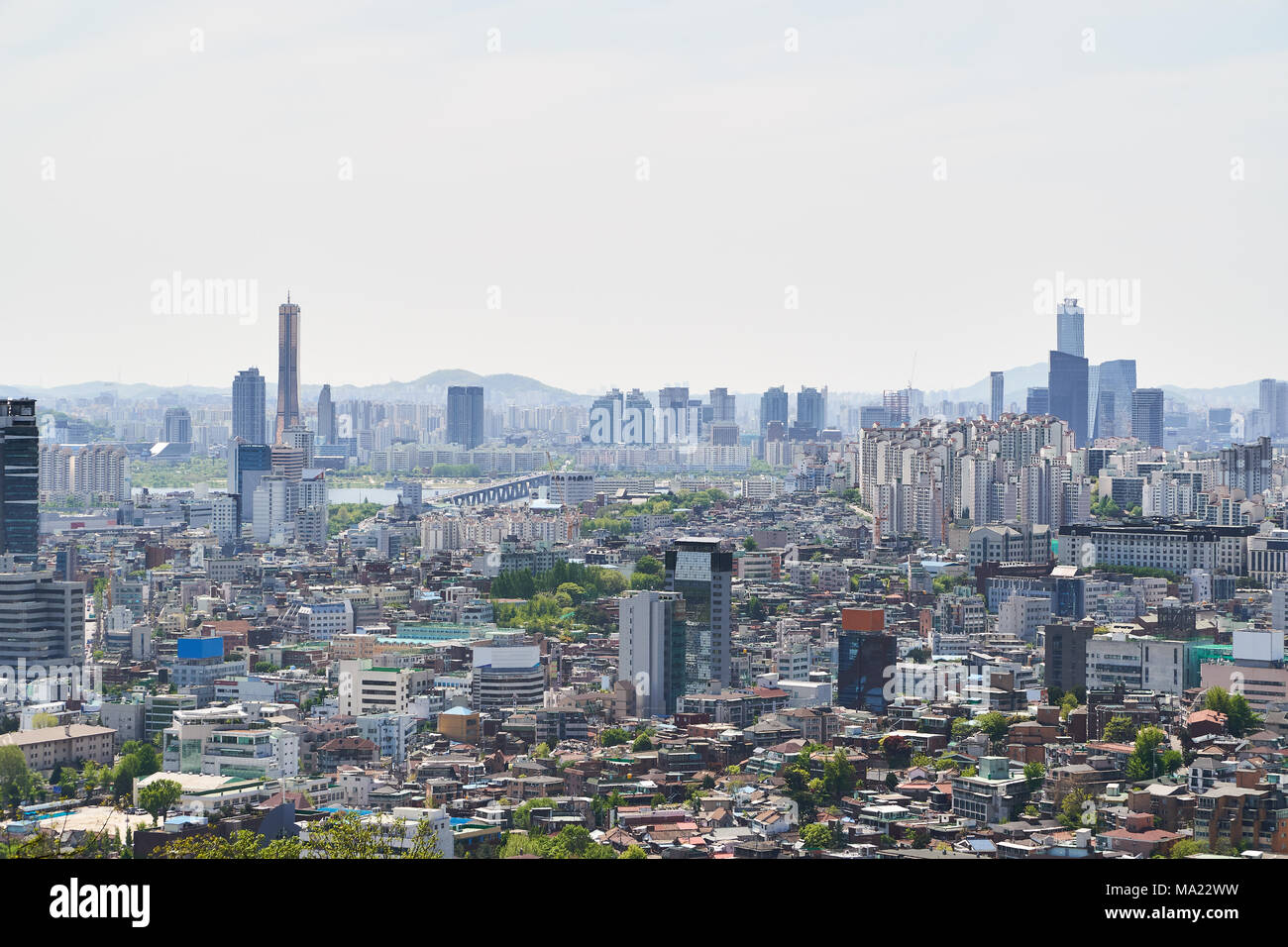 Du paysage urbain et de Mapo-gu avec Wonhyo bridge et Yeoui-do island à Séoul, en Corée. La vue est de la montagne Namsan tower dans n. Banque D'Images
