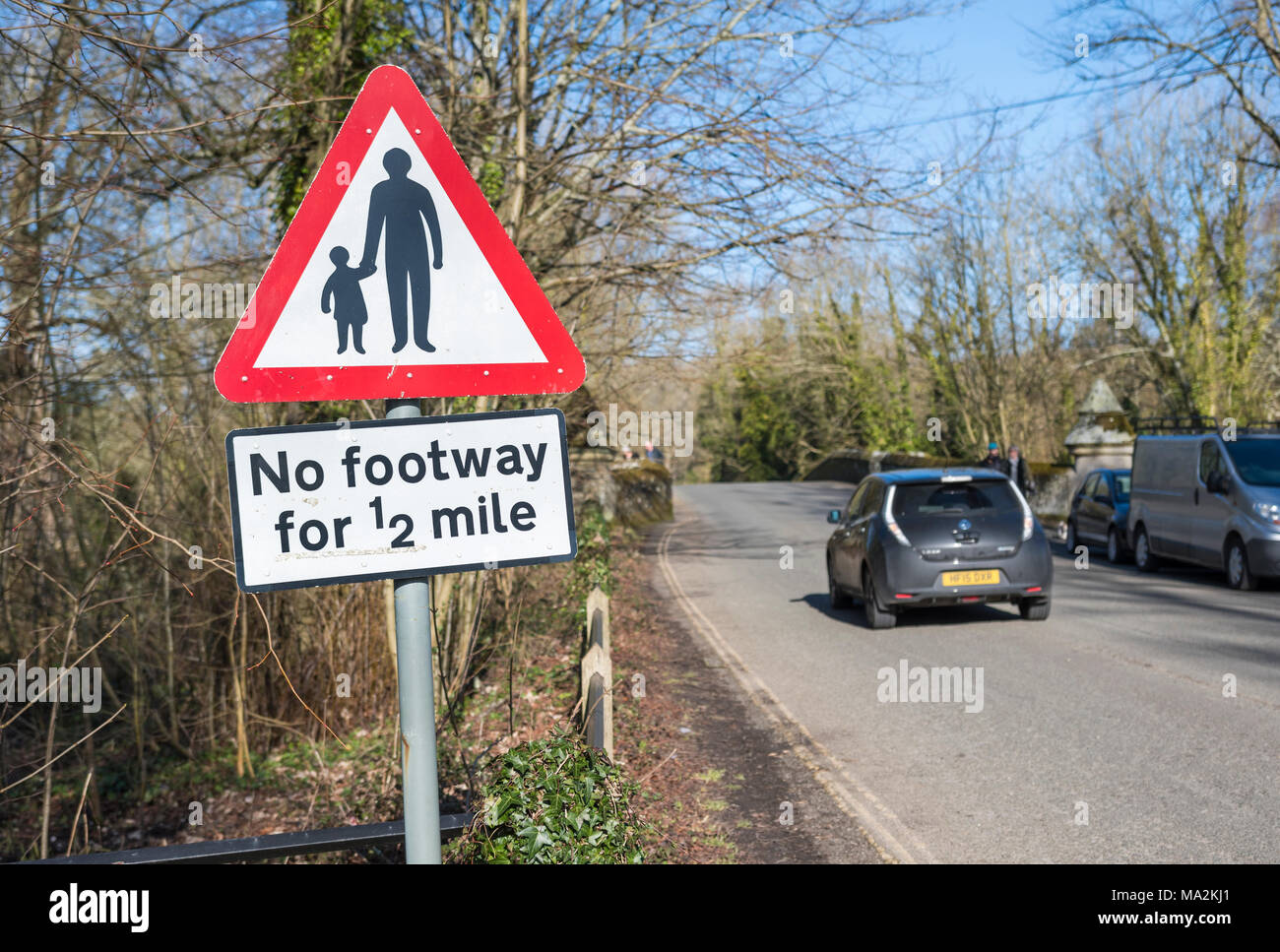 Aucun signe del prado sur une route de campagne au Royaume-Uni. Pas de sentier pour signer. Banque D'Images