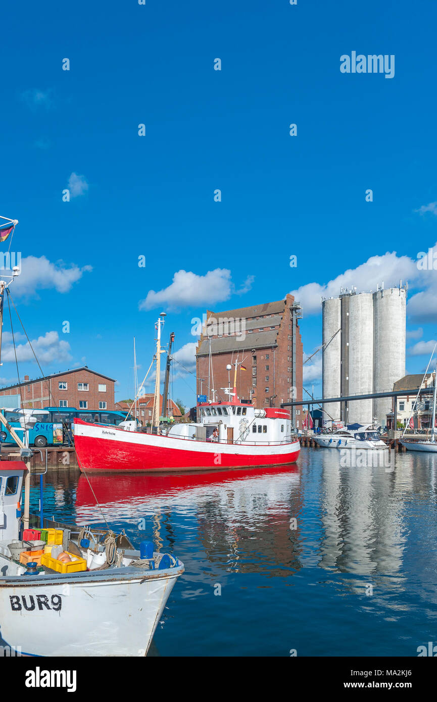 Port de pêche avec élévateur à grains, Burgstaaken, Fehmarn, mer Baltique, Schleswig-Holstein, Allemagne, Europe Banque D'Images