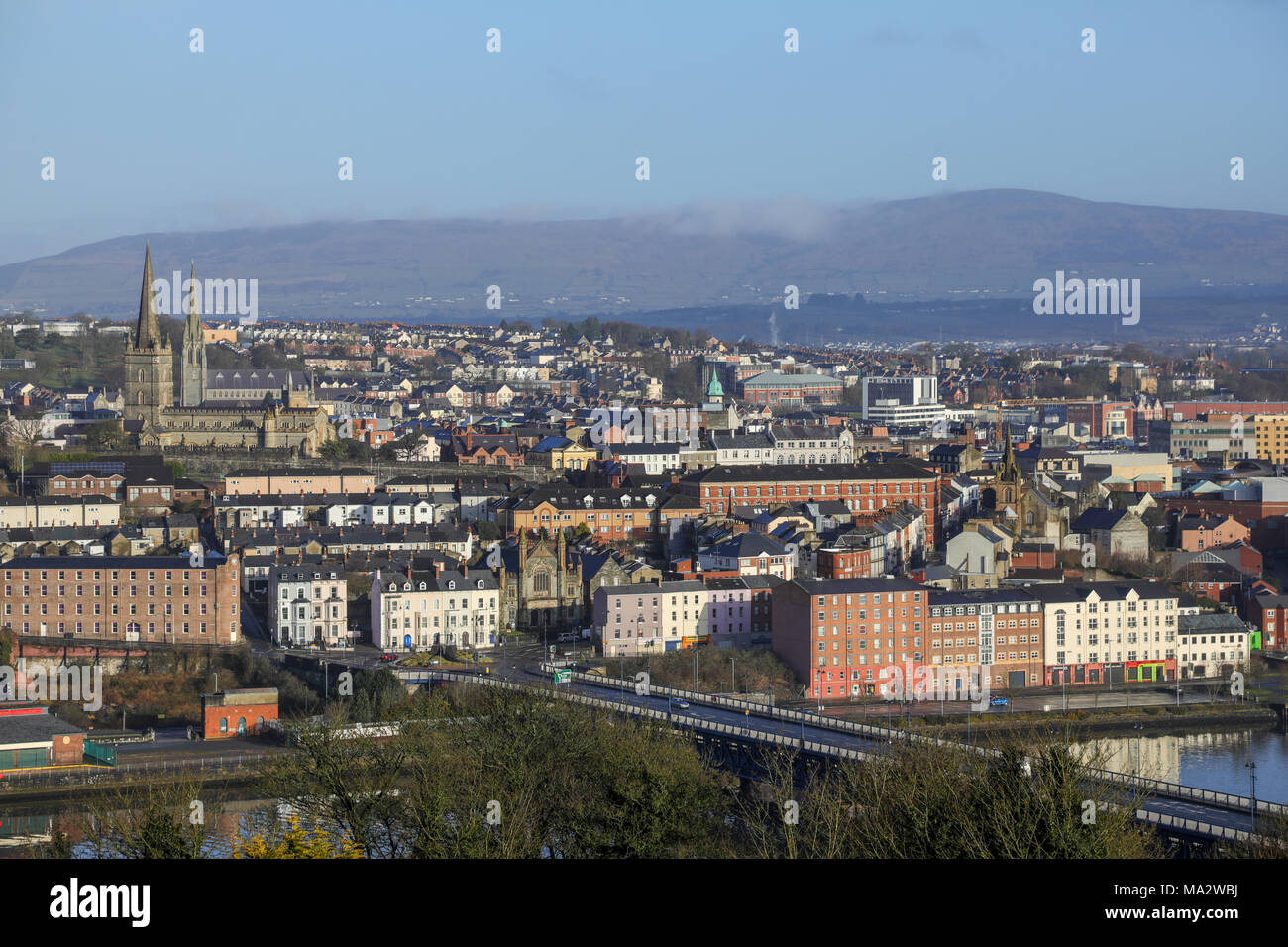 Derry, Londonderry et de la rivière Foyle, Irlande du Nord. Banque D'Images