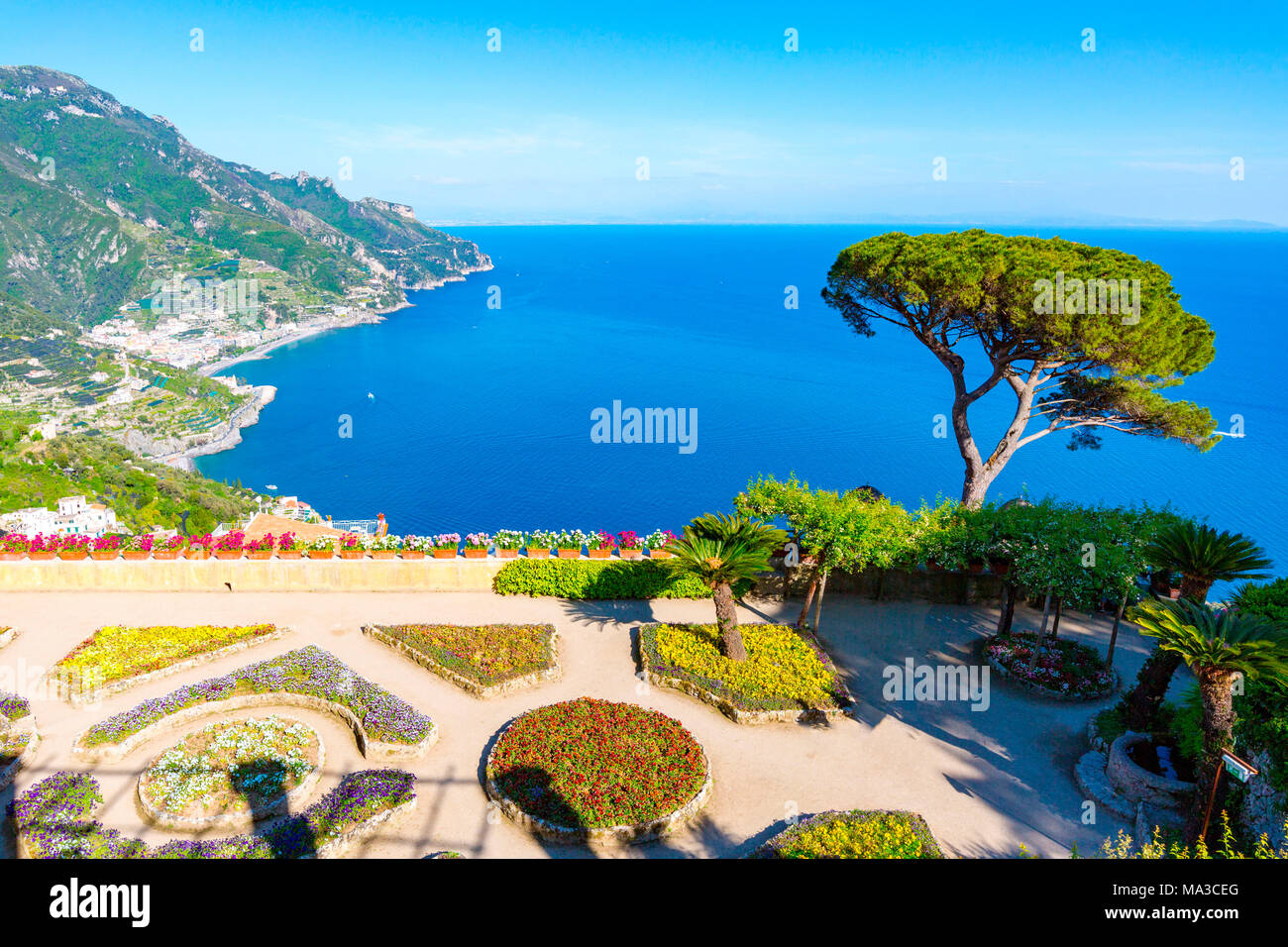 Ravello, Côte Amalfitaine, en Italie. Vue panoramique de la Villa Rufolo Banque D'Images