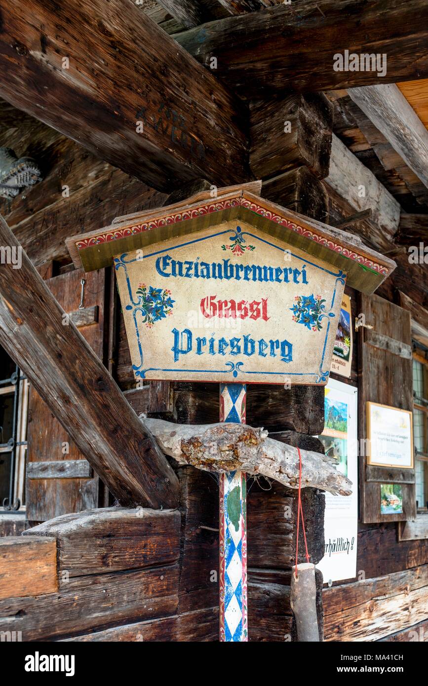 Le parc national de Berchtesgaden : distillerie de gentiane sur le Priesberg Alm, Bavière, Allemagne Banque D'Images