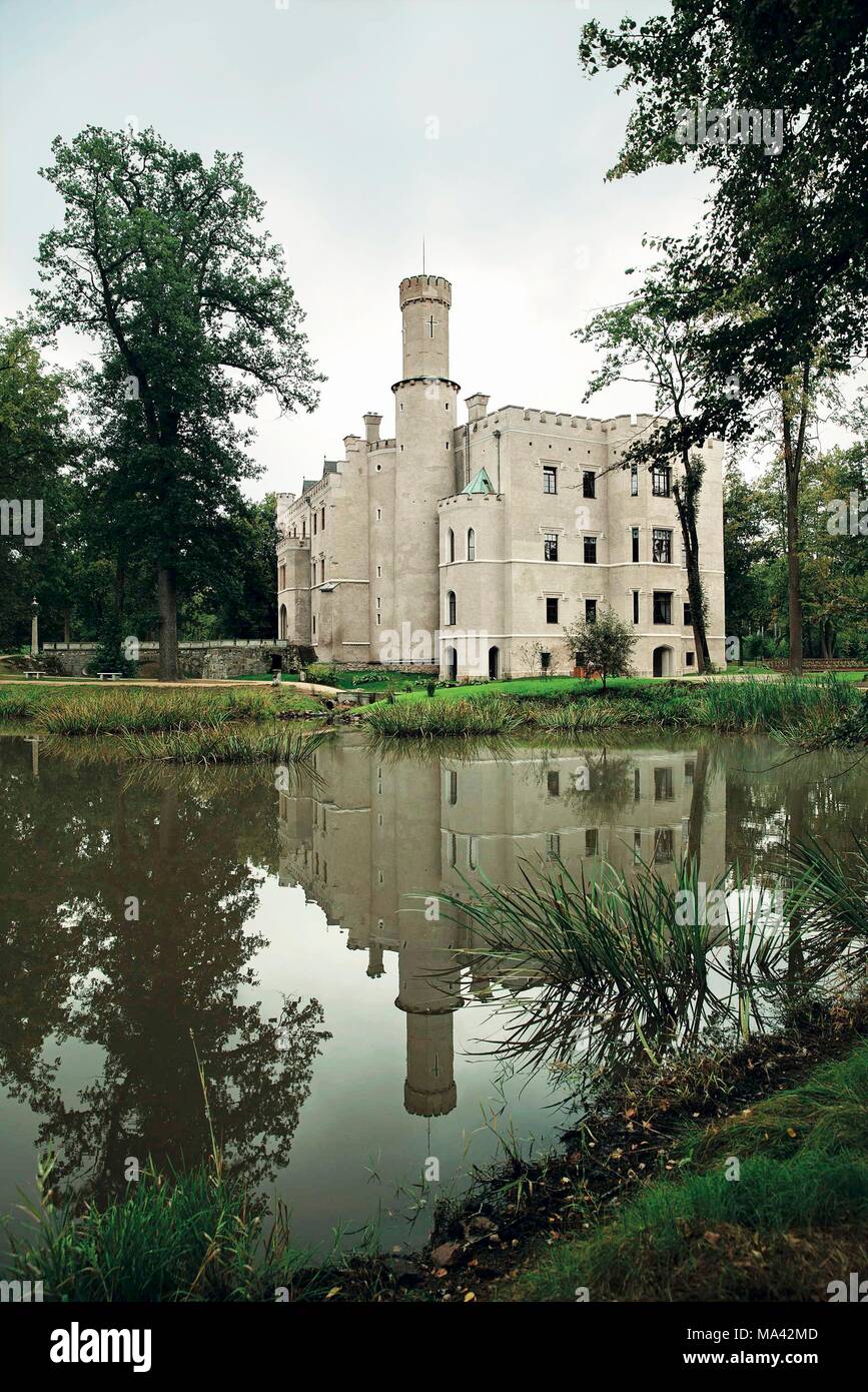 Karpniki Palace et parc dans la vallée de Jelenia Góra en Pologne Banque D'Images