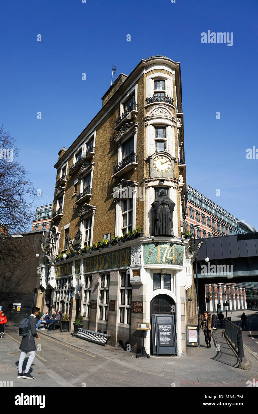 L'entrée du Frère noir pub à Southwark, Londres, UK Banque D'Images