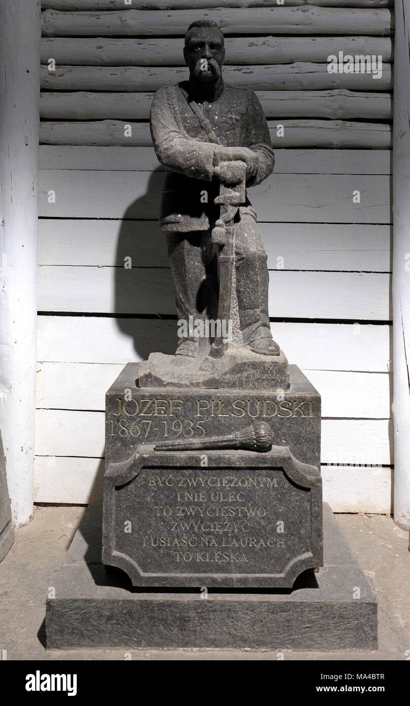 Wieliczka, Pologne Petite / Pologne - 2011/06/21 Historique : mine de sel de Wieliczka, près de Cracovie - Jozef Pilsudski Détente - Jozef Pilsudski statue par Stan Banque D'Images