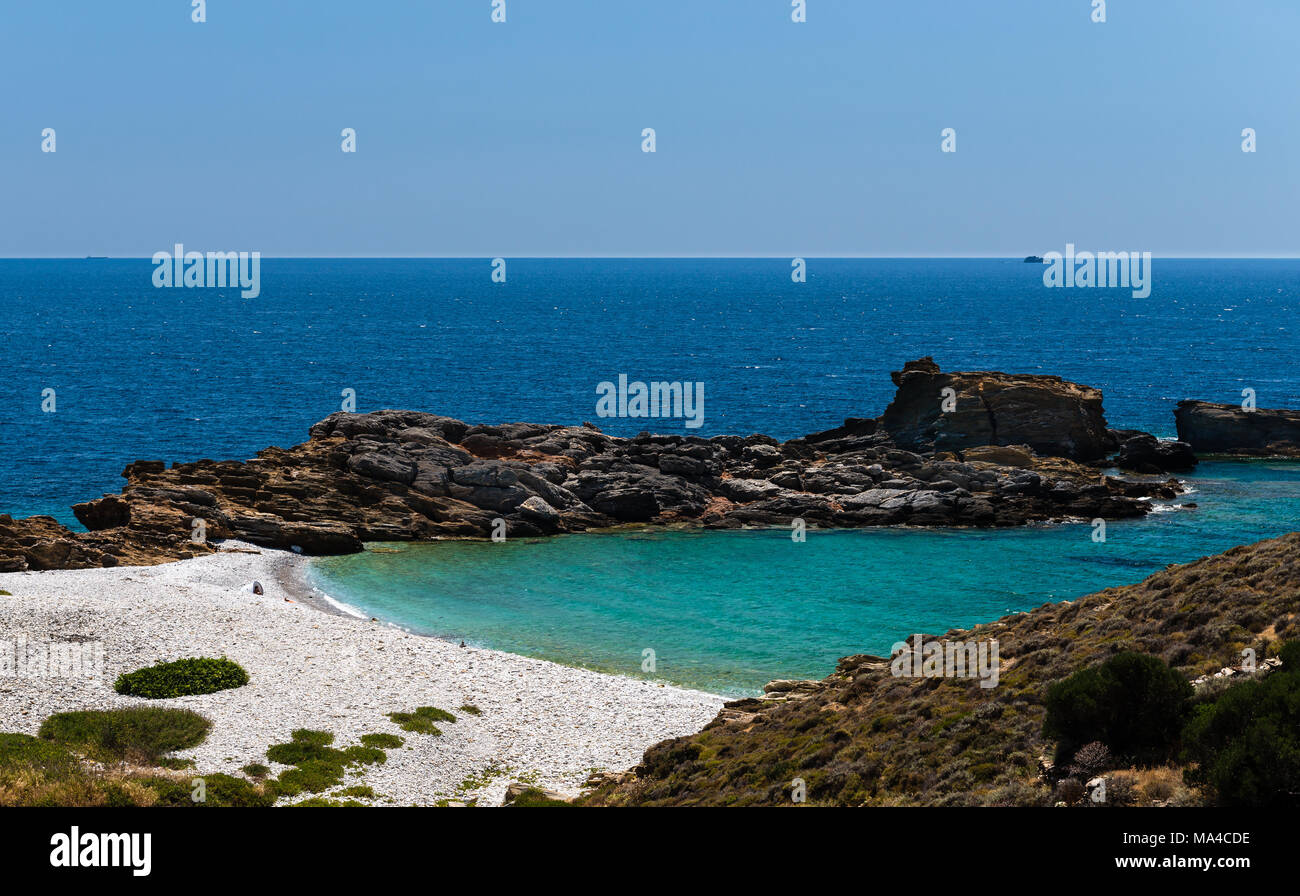 Tout à fait, une plage pittoresque près du village de Gerolimenas, dans la péninsule de Mani, Laconie, Péloponnèse, Grèce. Banque D'Images