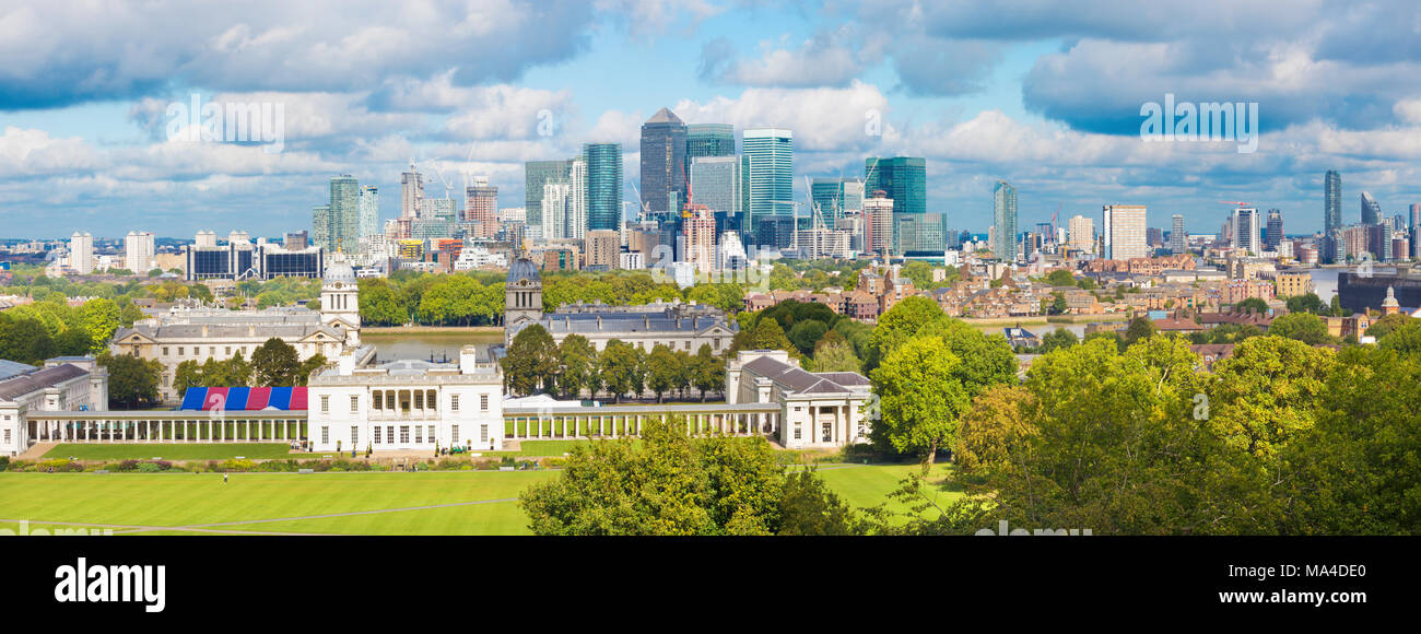 Londres - Le ciel de Canary Wharf à partir de la ligne de Greenwich park. Banque D'Images