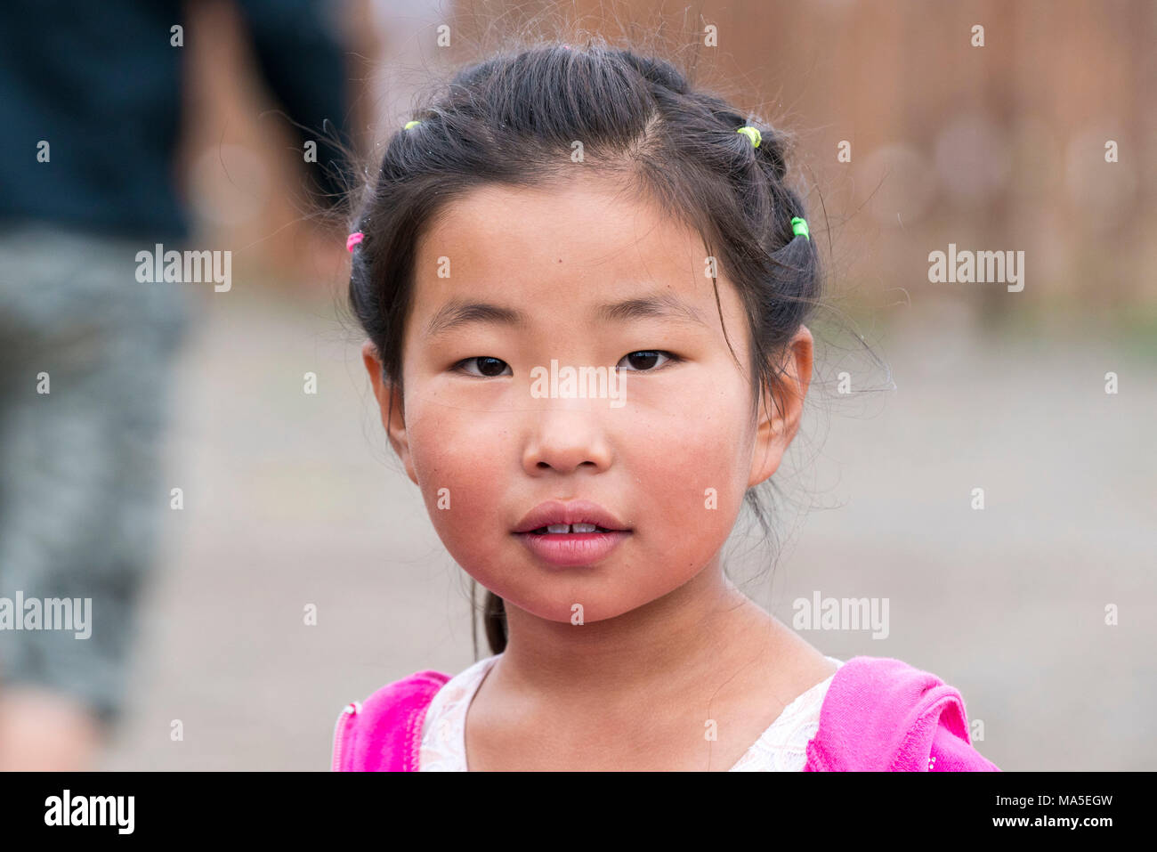Portrait D Une Petite Fille De Mongolie Huzirt Sud Hangay Province La Mongolie Photo Stock Alamy Portrait D Une Petite Fille De Mongolie Huzirt Sud Hangay Province La Mongolie Photo Stock Alamy