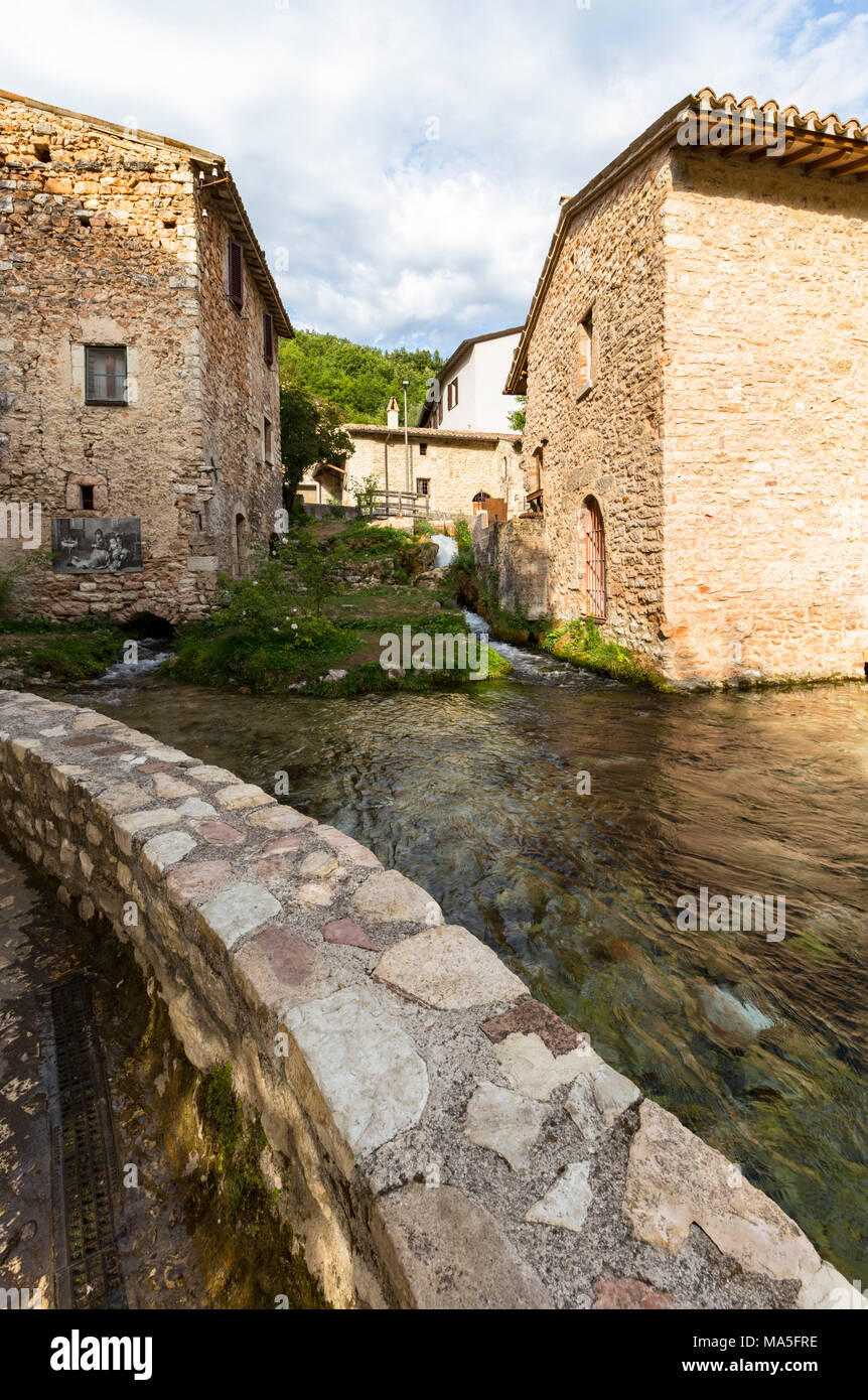 Hameau Rasiglia, Foligno village, district de Pérouse, Ombrie, Italie Banque D'Images