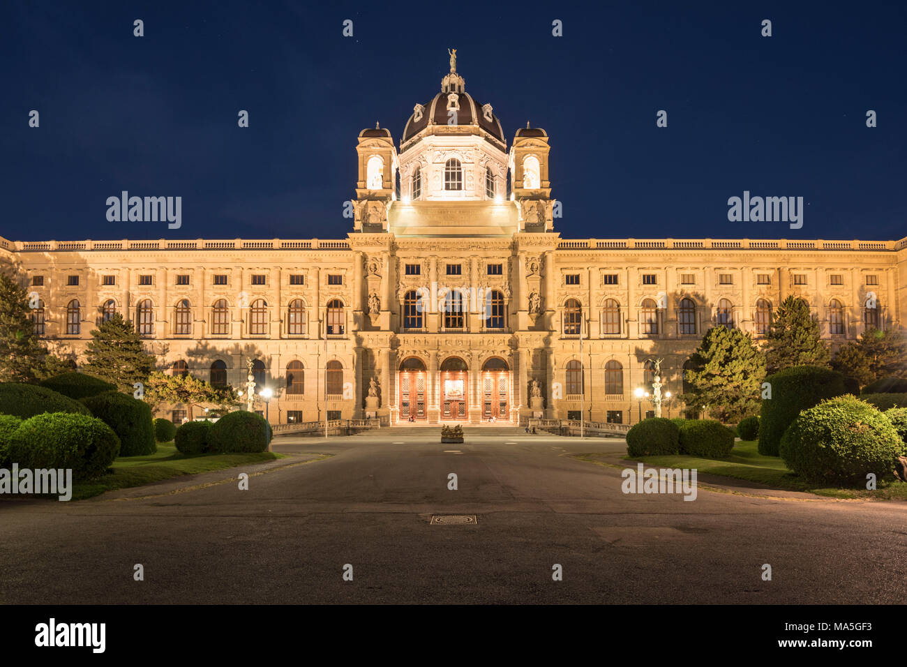 Vienne, Autriche, Europe.La Marie-thérèse carré avec le Musée d'histoire de l'art sur la place de Marie Thérèse Banque D'Images