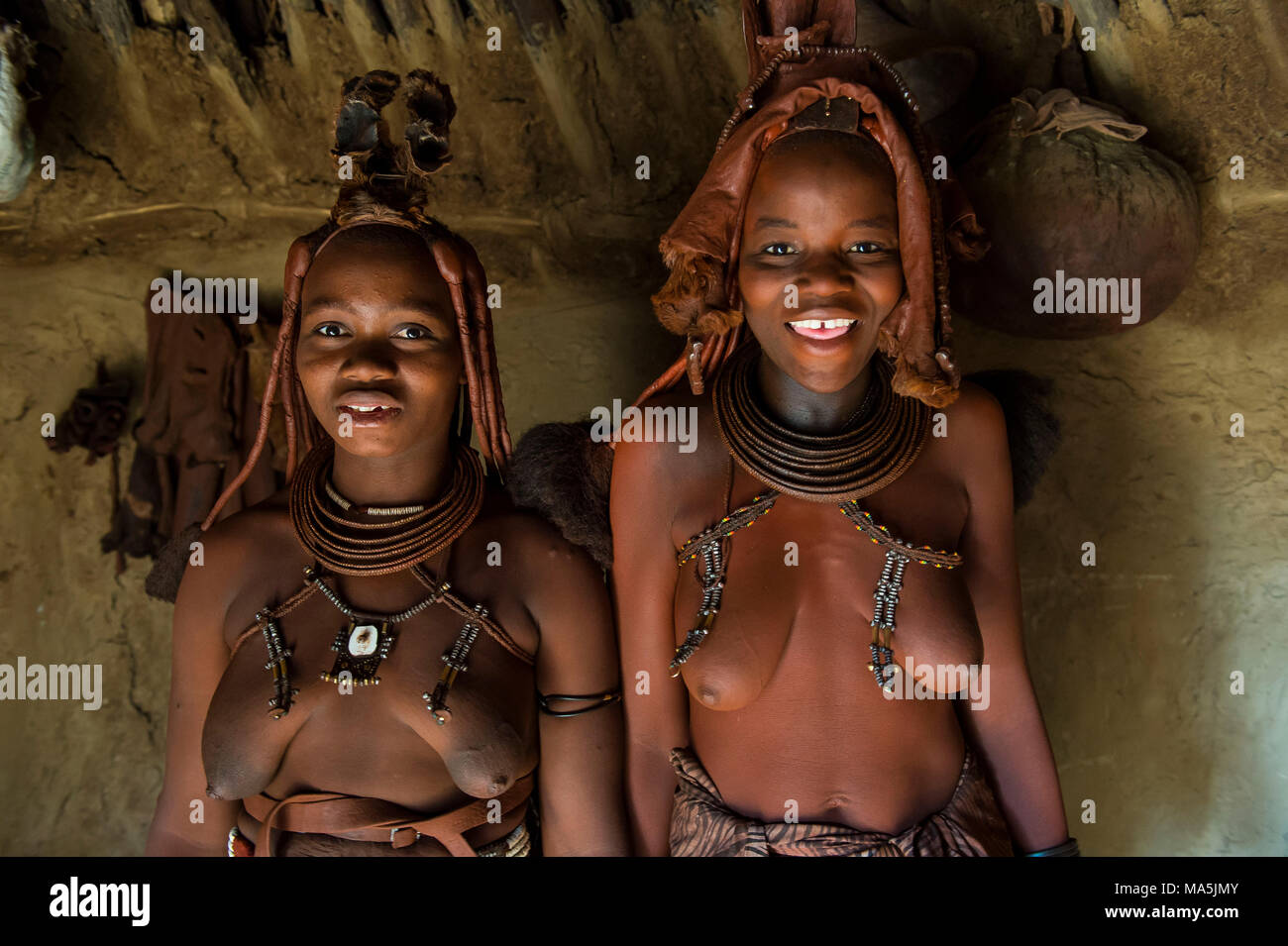 Les jeunes filles, Kaokoland Himba, Namibie Banque D'Images