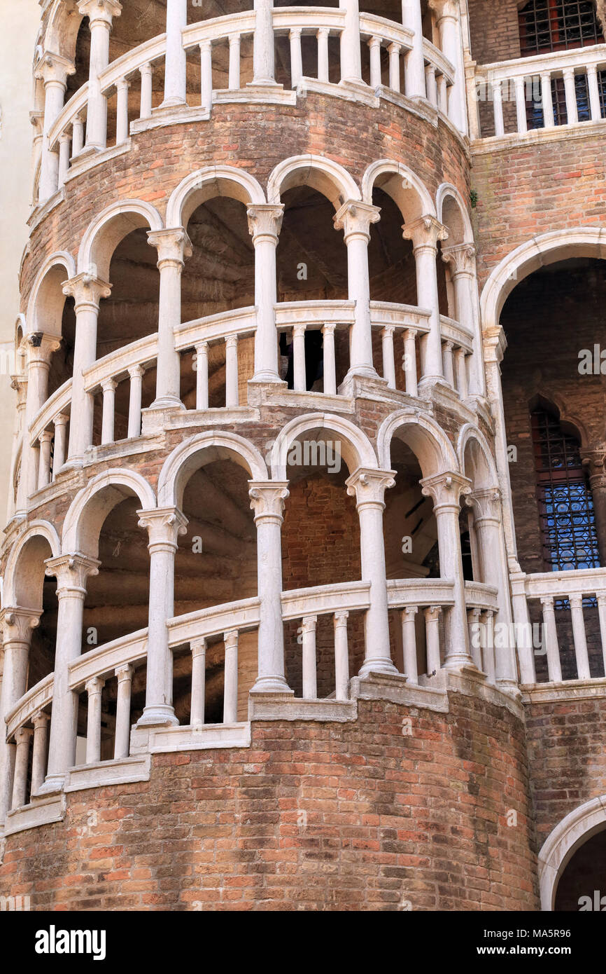 Scala del Bòvolo. L'escalier en spirale du Palazzo Contarini del Bovolo Banque D'Images