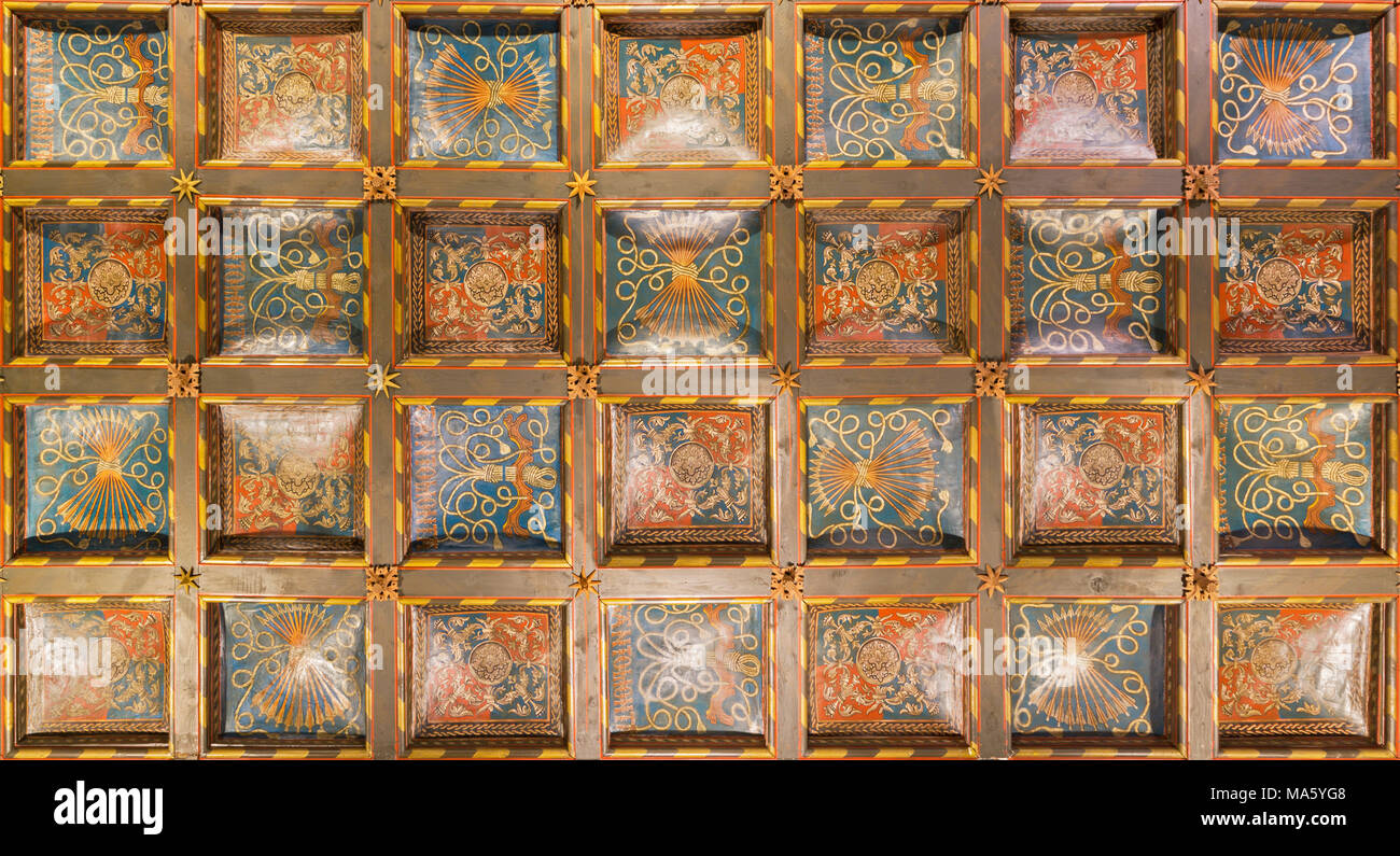 Saragosse, Espagne - 2 mars, 2018 : Le plafond à caissons peints de style mudéjar de la Aljaferia palace. Banque D'Images