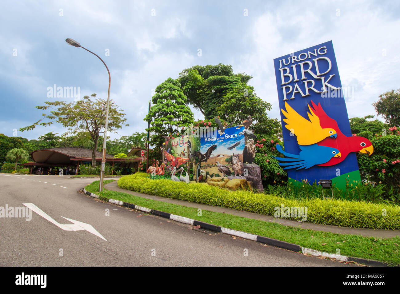 La pancarte géante à l'entrée du Parc Ornithologique de Jurong, une volière et une attraction touristique populaire à Singapour Banque D'Images