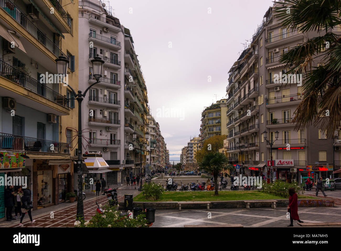 Thessalonique, Grèce - 17 décembre 2017 - Street dans le centre-ville de Thessalonique, Grèce Banque D'Images