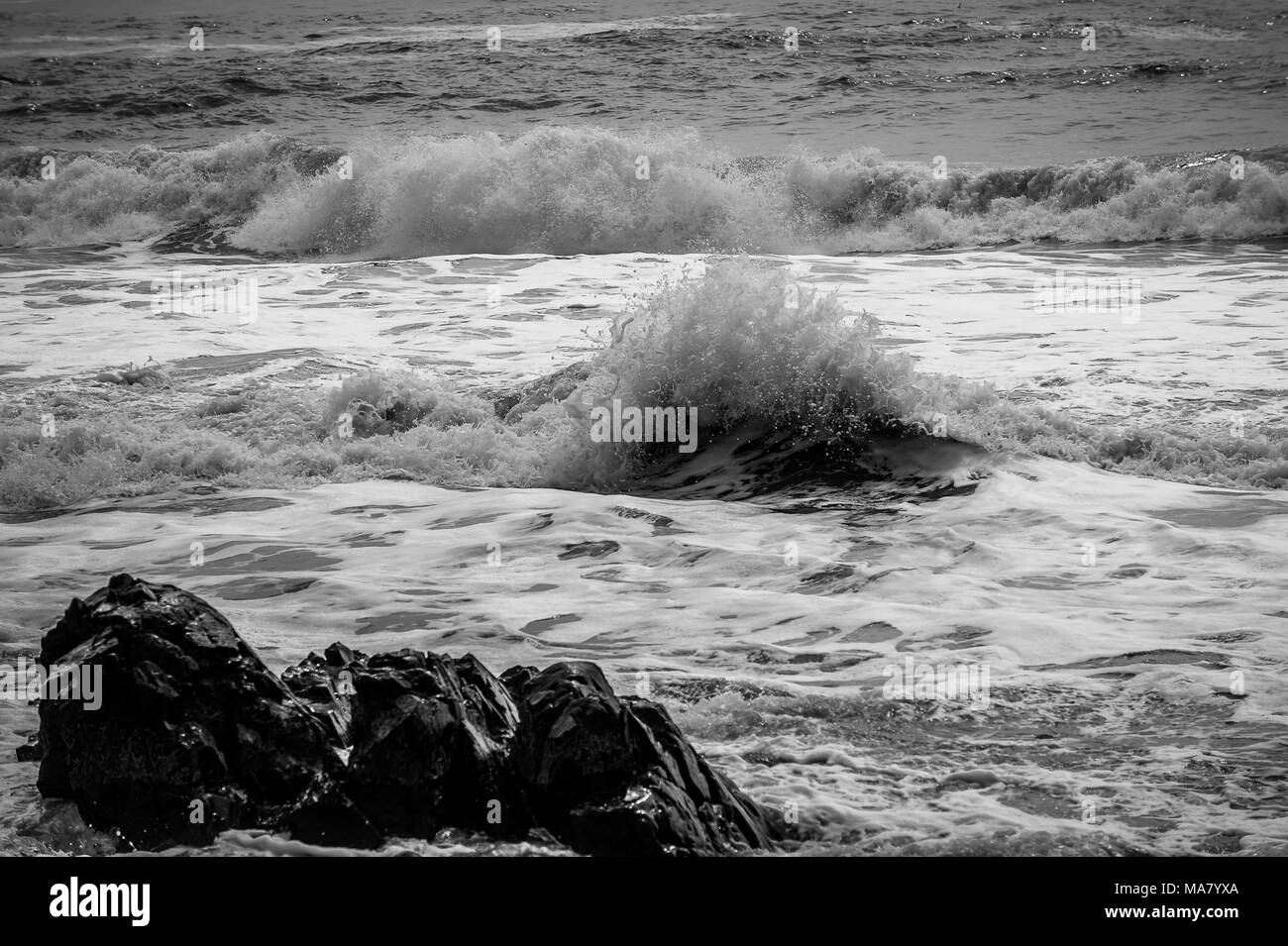 La meilleure chose au sujet d'une tempête du nord, c'est que pendant trois jours il y a de belles grosses vagues frapper les plages,et la côte rocheuse. La nature à son meilleur Banque D'Images