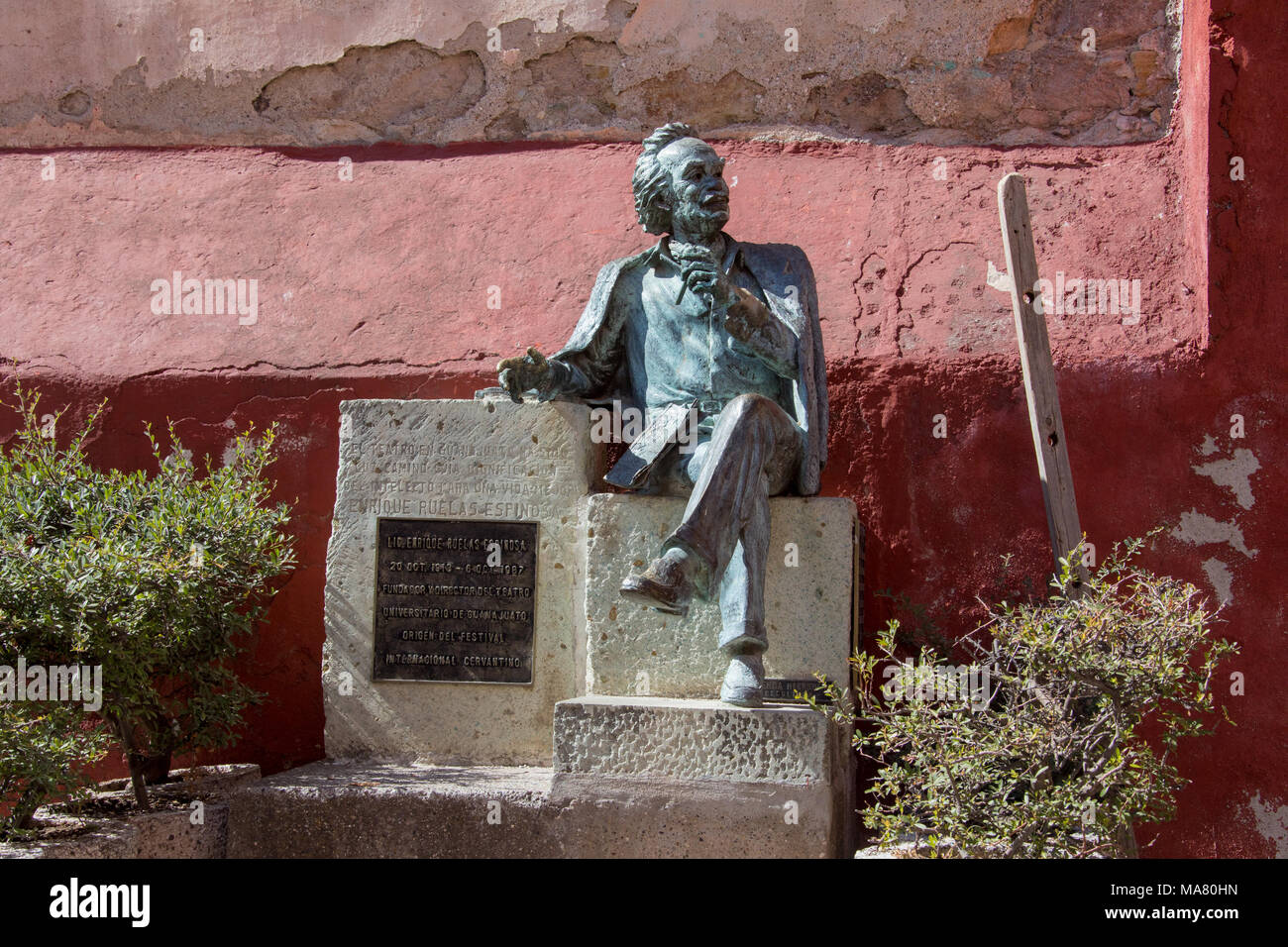 Sculpture d'Enrique Ruelas Espinosa, fondateur de Cervantes annuel Festival, Guanajuato, Mexique Banque D'Images