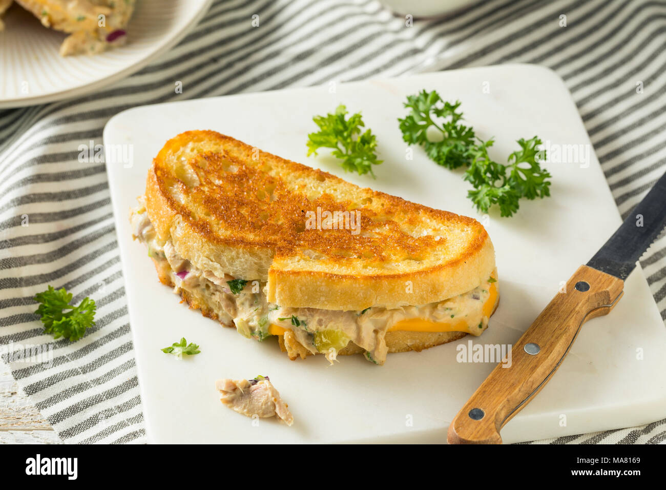 Thon grillé maison Sandwich Fonte prêt à manger Banque D'Images