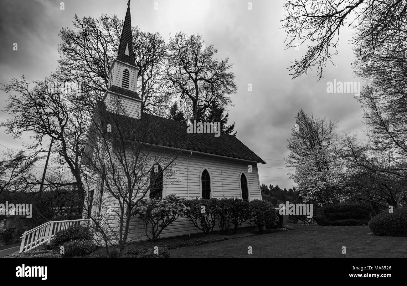 Petite église près de la rivière Willamette à Portland, Oregon, USA Banque D'Images