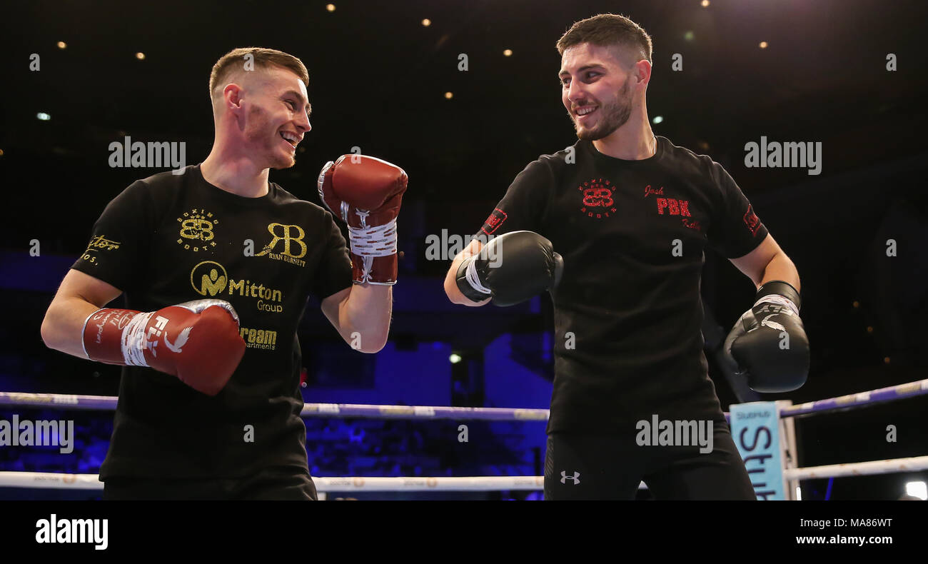 03-28-2018, St Davids Hall, Cardiff. Ryan Burnett et Josh Kelly pendant l'entraînement pour le pubis Anthony Josué V Joseph Parker Unified Banque D'Images