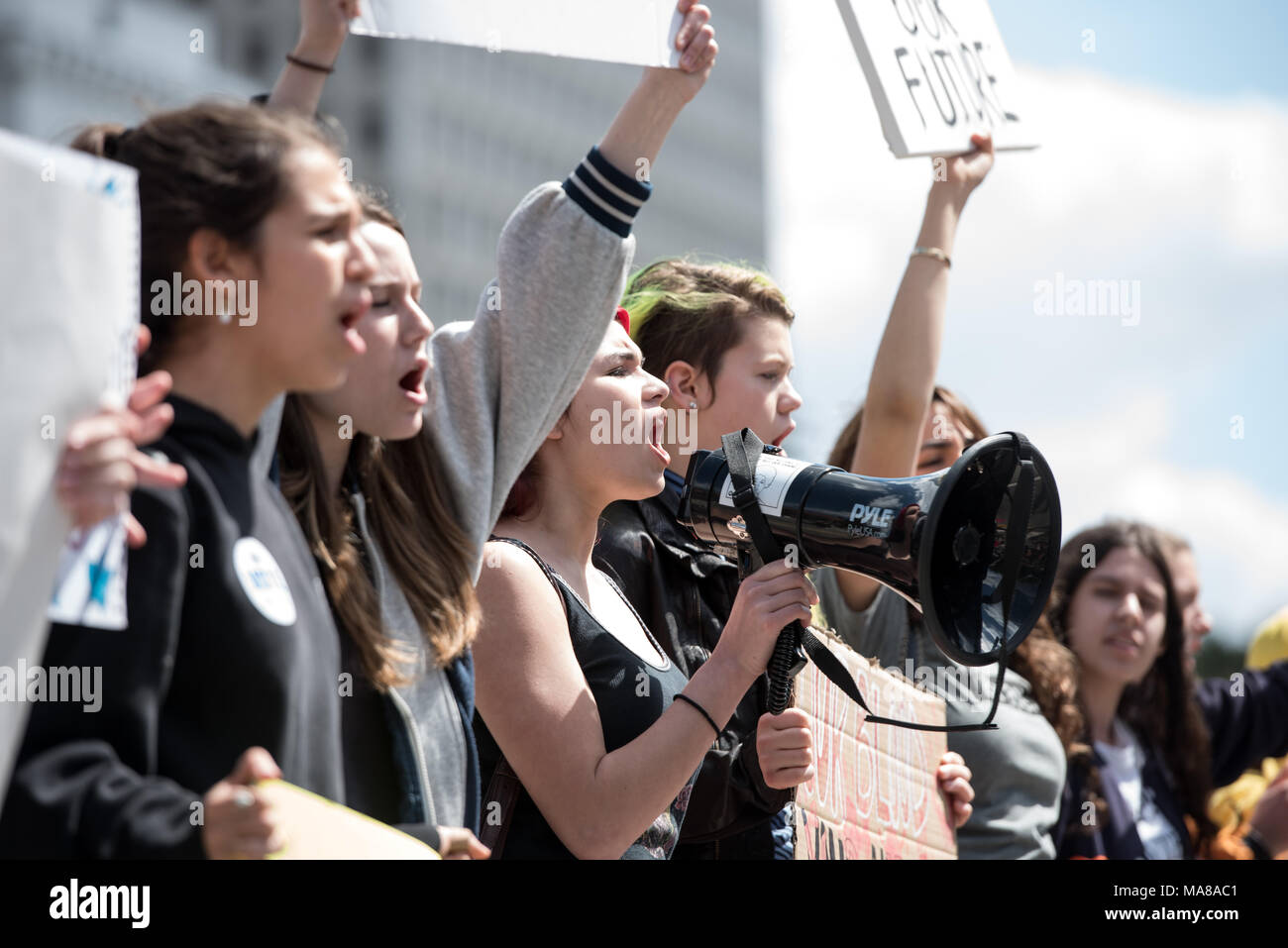 LOS ANGELES - le 24 mars 2018 : mars pour nos vies est un mouvement consacré à l'activisme par les élèves autour de mettre fin à la violence armée et de l'épidémie de Banque D'Images