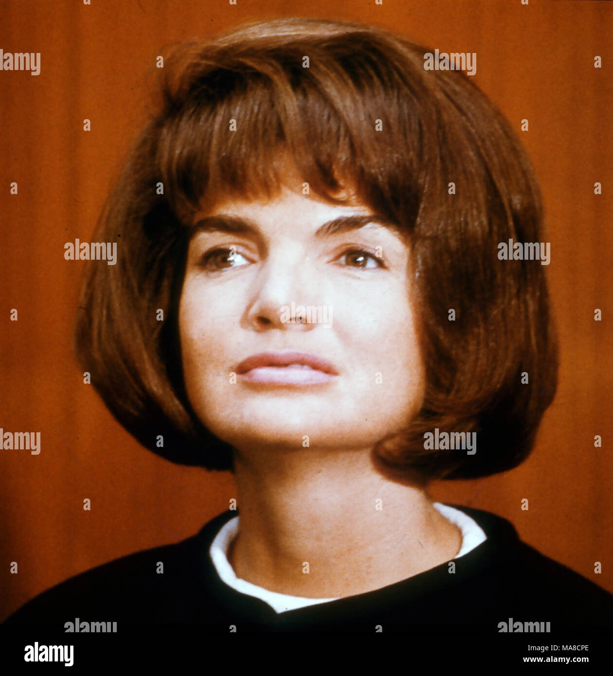 JACQUELINE KENNEDY ONASSIS (1929-1994) en tant qu'épouse du Président américain John F. Kennedy 1961 huile Banque D'Images