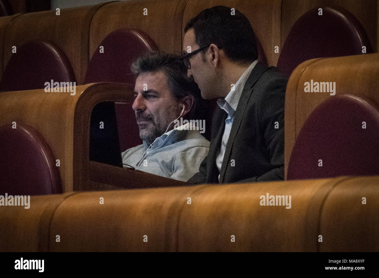 Rome, Italie. 30Th Mar, 2018. Andrea Couia et Pietro Calabrese au cours de l'Assemblée Capital approuvé par 24 voix contre 7, la résolution du Conseil 42/2018, l'un des quatre qui arrivent aujourd'hui à l'Hôtel Jules César et sont liés au budget de 2018, déjà approuvé en décembre dernier, et qui prévoit le maintien, pour l'année en cours, le supplément de la taxe sur les services indivisible, le montant de 0,8 pour mille. Credit : Andrea Ronchini/Pacific Press/Alamy Live News Banque D'Images