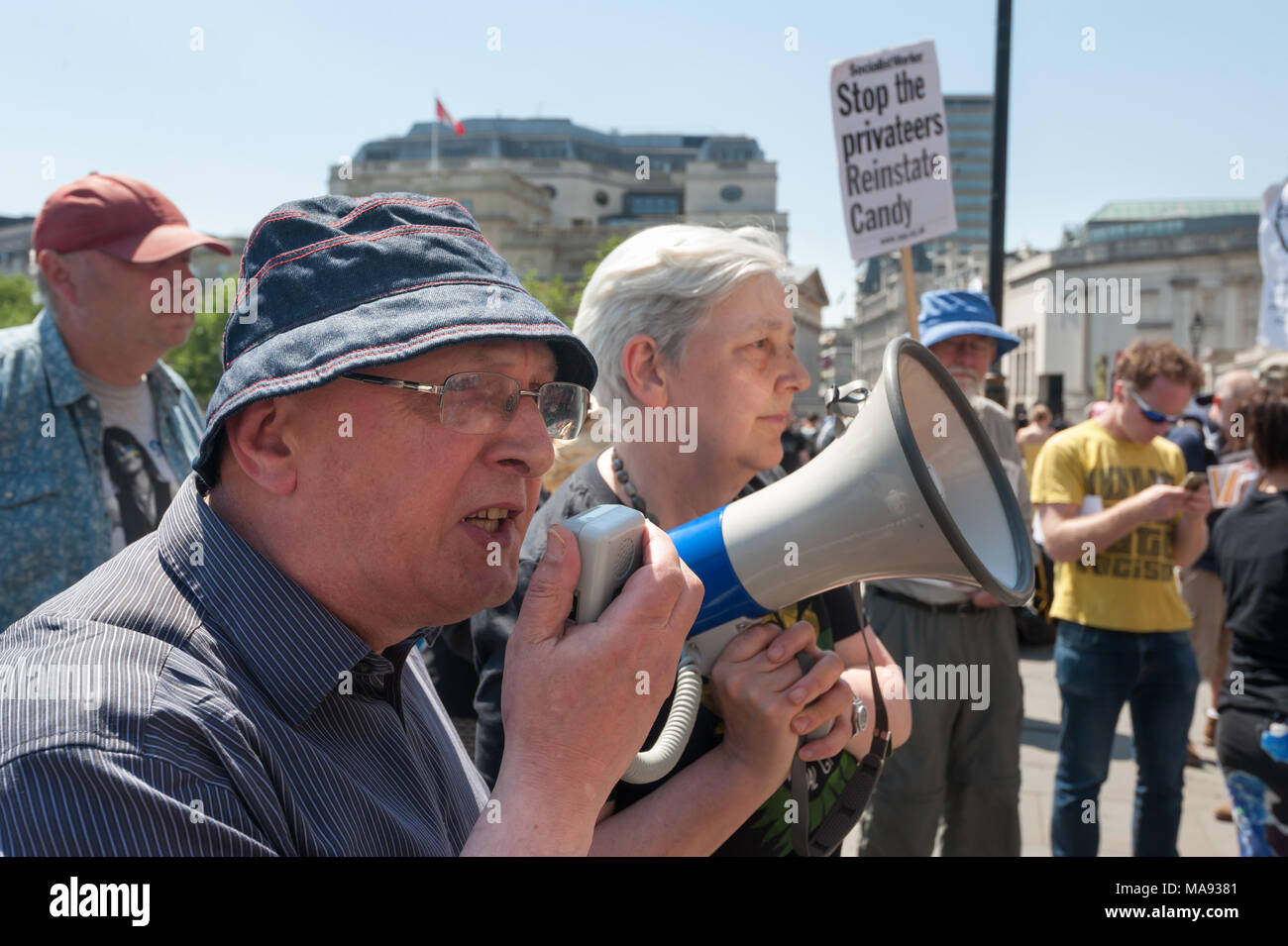 Galerie nationale organisateur PCS Neville parle de remercier le personnel pour leurs actions et d'autres fermes pour l'immense appui à la fois morale et non gouvernementale pour la grève contre la privatisation et de rétablir Candy Udwin. Banque D'Images