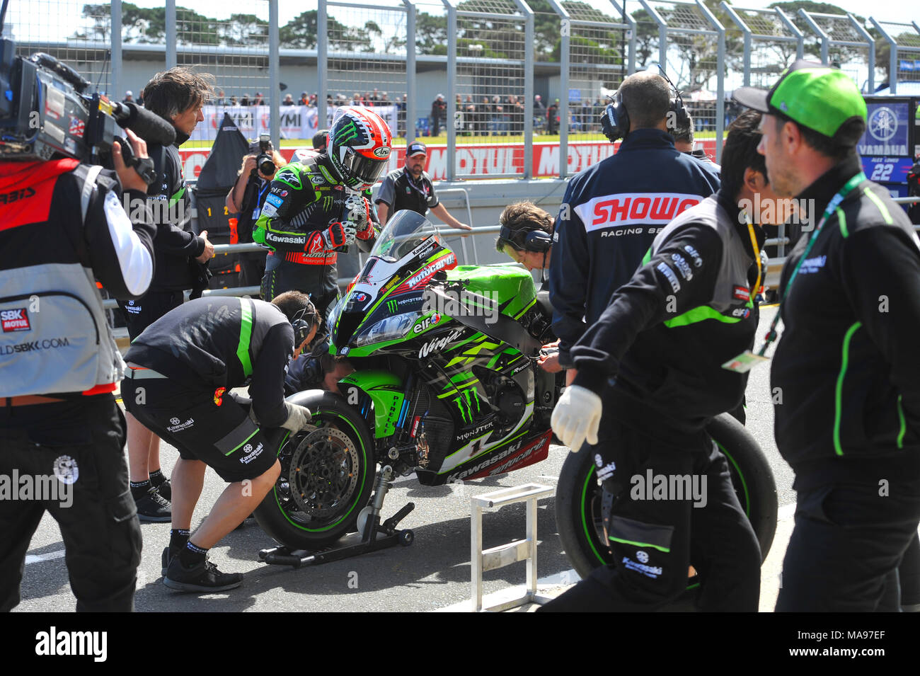 Marco Melandri a remporté les deux courses à la manche d'ouverture de la 2018 Championnat du Monde Superbike à Phillip Island En vedette : Jonathan Rea Où : Melbourne, Australie Quand : 25 Feb 2018 Credit : WENN.com Banque D'Images