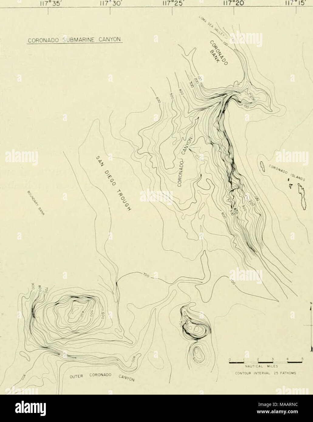 . La terre sous la mer : Historique . 32°F 35°32 3tf 32°25' 32°20' 32° 15' 30' 117 117 35 117° 25' 117° 20' 10°  L 32 M7°J5' Fig. 4. Coronado canyon sous-marin, et chenal extérieur. Remarque La haute levee (ou delta) sur la dissection courbe extérieure au-dessous de la gorge intérieure. Loma de la vallée de la mer contient une vidange divisent le Nord et le sud. (À partir de la Scripps Institution P.D.R. enquêtes.) et le ventilateur fusionne w itli l'appartement, mais légèrement en pente, marbre de San Diego, où le creux dei)e est 600 fm (1100 m). Coronado Canyon chefs 8 miles au large de la Tia Juana, près de la frontière des États-Unis et du Mexique. Le canyon intérieur Banque D'Images