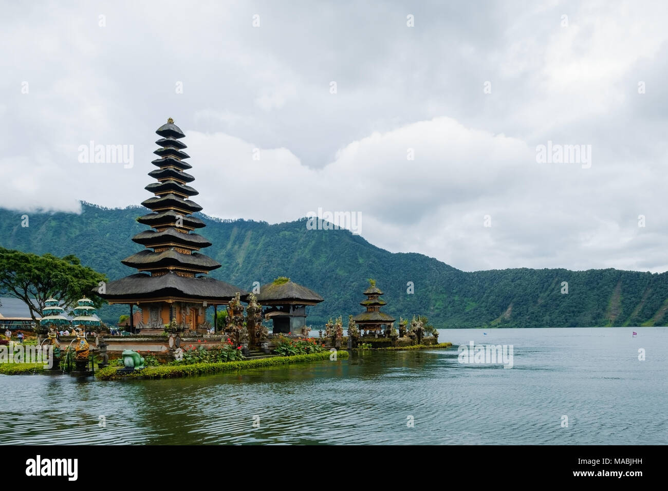 Bali, Indonésie - 12 janvier 2018 : célèbre temple près de Gunung Batur volcano sur le Lac Batur en Indonésie. Banque D'Images