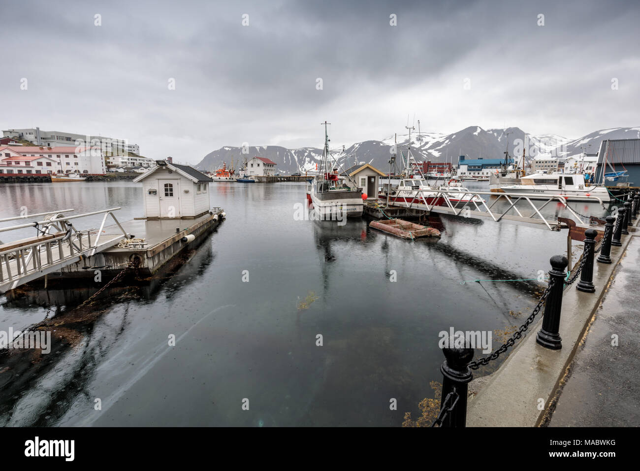Port de Honningsvåg, la ville la plus au nord de la Norvège. Il est situé dans la municipalité du comté de Finnmark Nordkapp. Banque D'Images