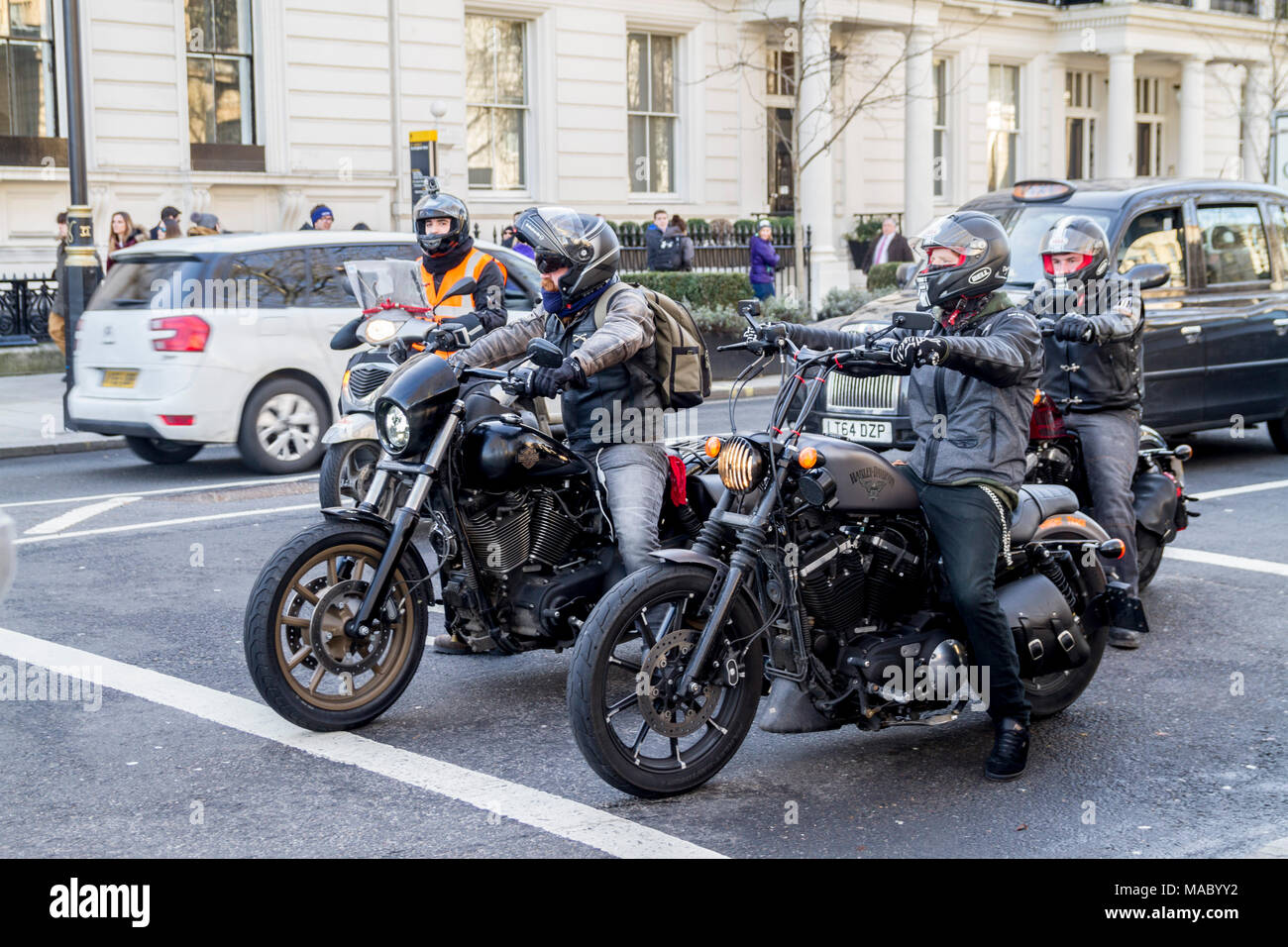Groupe de motards équitation Harley Davidson Bikes,motos, motos, vélo, piste lads lads sur motherbikes London UK Banque D'Images
