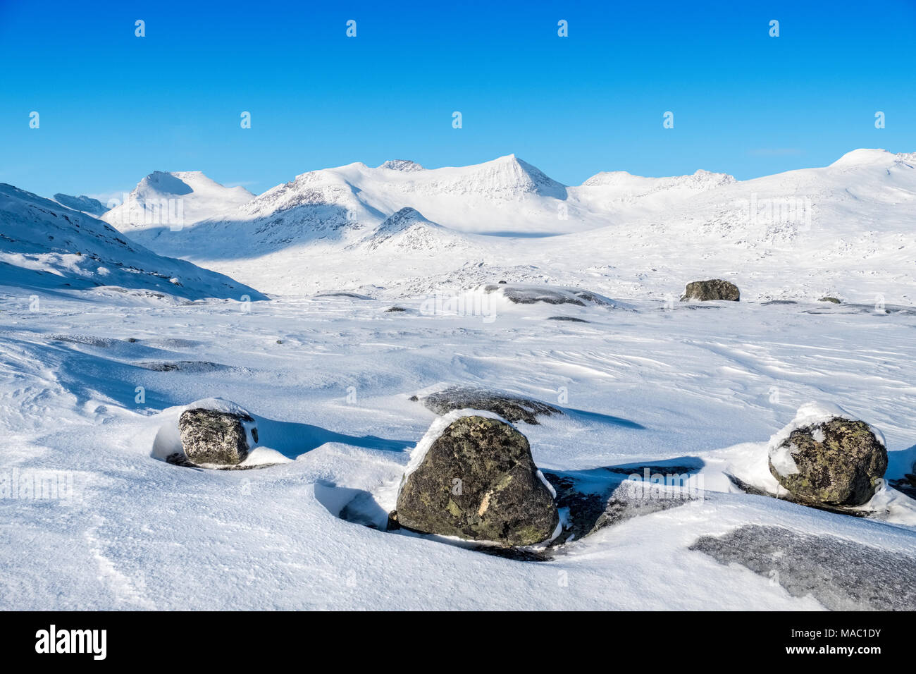 Paysage d'hiver dans les montagnes du nord de la Norvège Banque D'Images