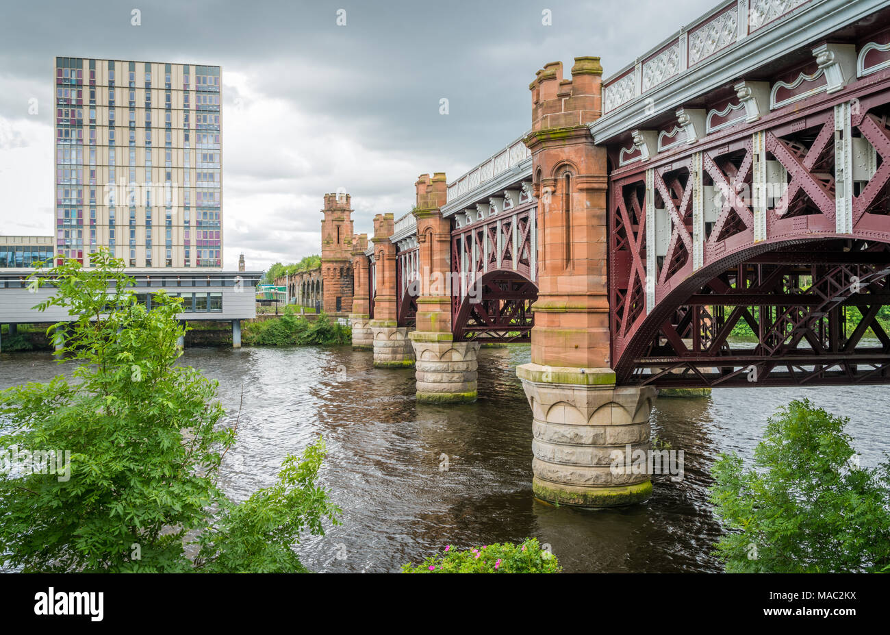 Pont ferroviaire Caledonian à Glasgow, en Écosse. Banque D'Images