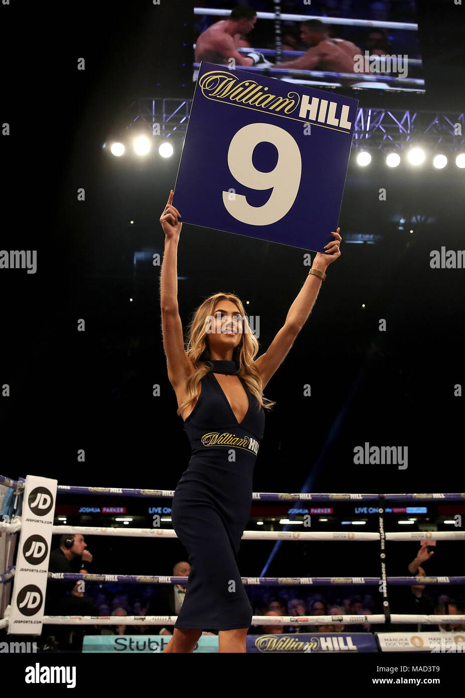 Boxing ring girl round Banque de photographies et d'images à haute  résolution - Alamy