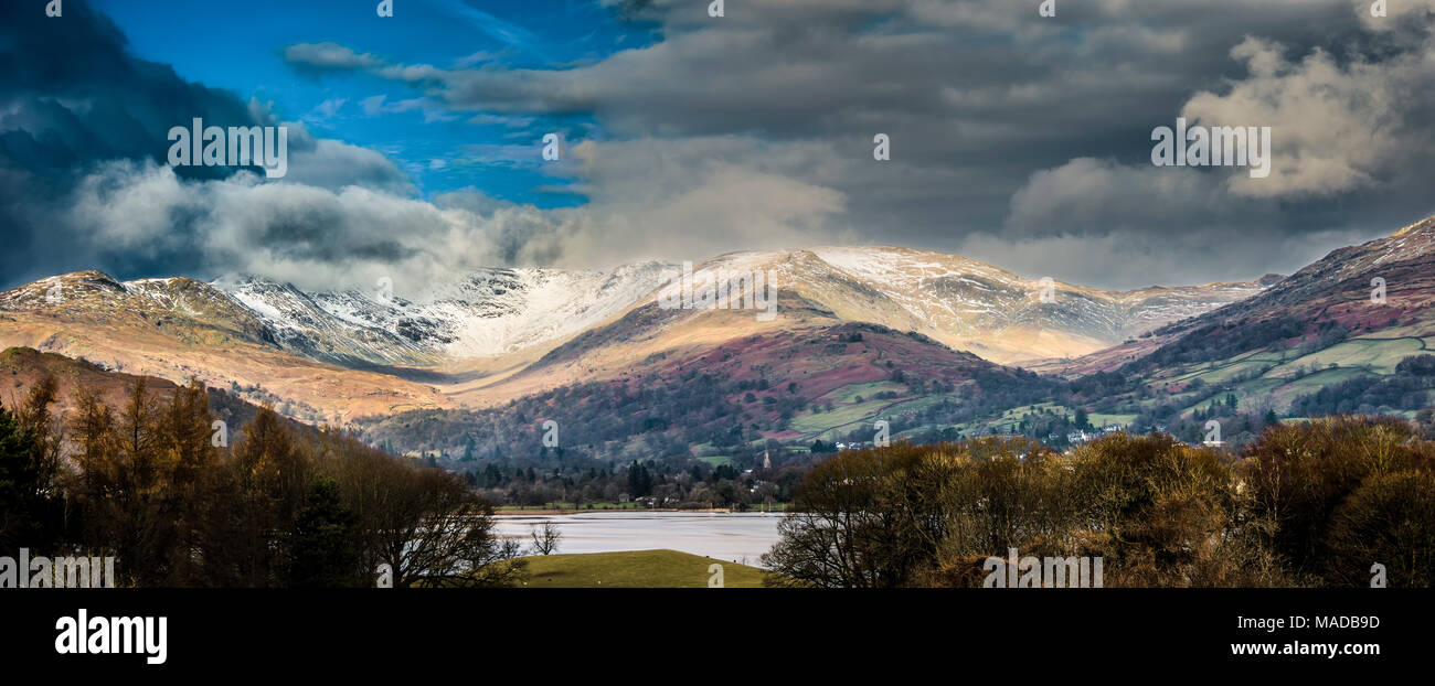 Le Parc National du Lake District, Cumbria à Château de Wray sur Windermere. Banque D'Images