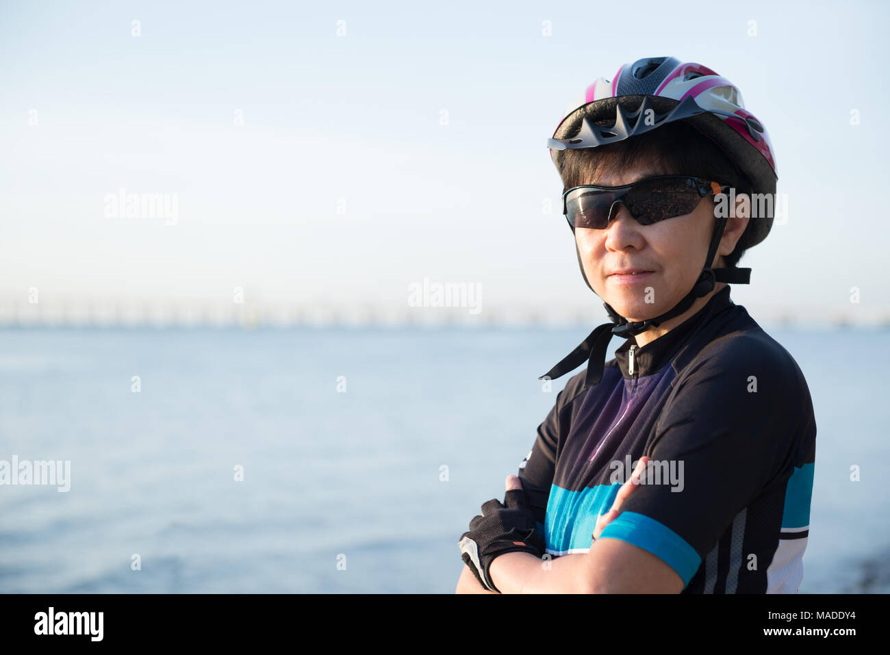 Portrait of senior woman cyclist Banque D'Images