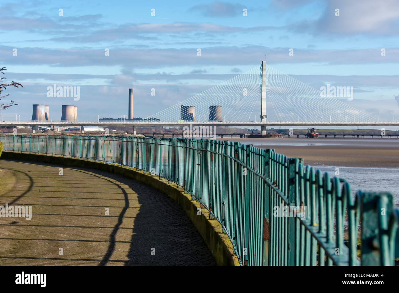 Nouveau n° 10 pont routier sur la rivière Mersey. Le Mersey Gateway Banque D'Images