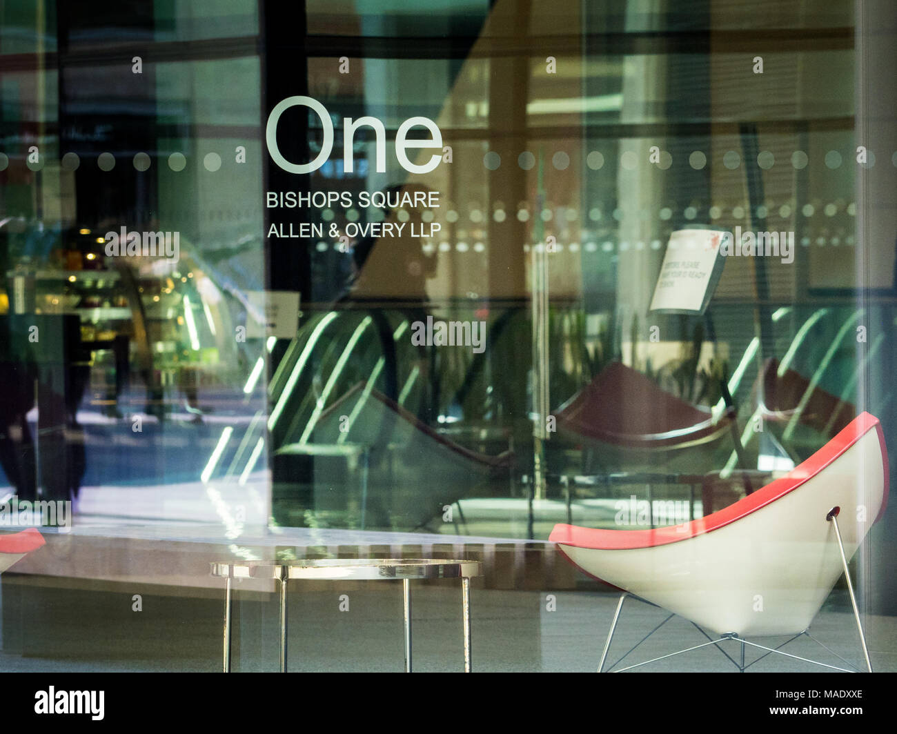 Allen & Overy LLP - Bureaux d'avocats du plus haut niveau et Allen Overy LLP, à la place d'un Évêque dans le quartier londonien de Spitalfields Market Development Banque D'Images