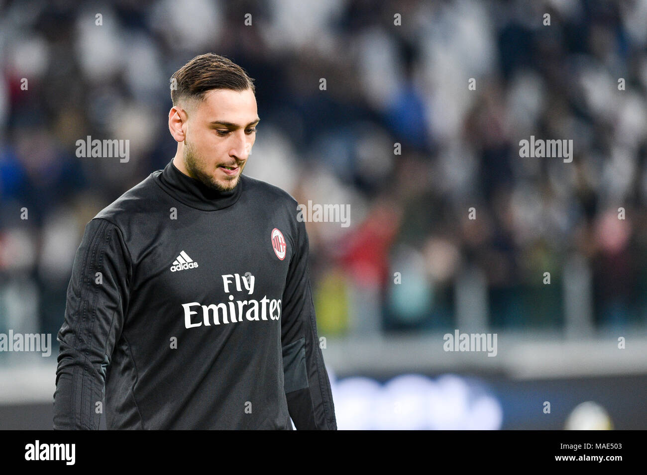 Salutations distinguées Gianluigi (AC Milan), au cours de la série d'un match de football entre la Juventus vs AC Milan au Stade Allianz le 31 mars 2018 à Turin, Italie. Crédit : Antonio Polia/Alamy Live News Banque D'Images