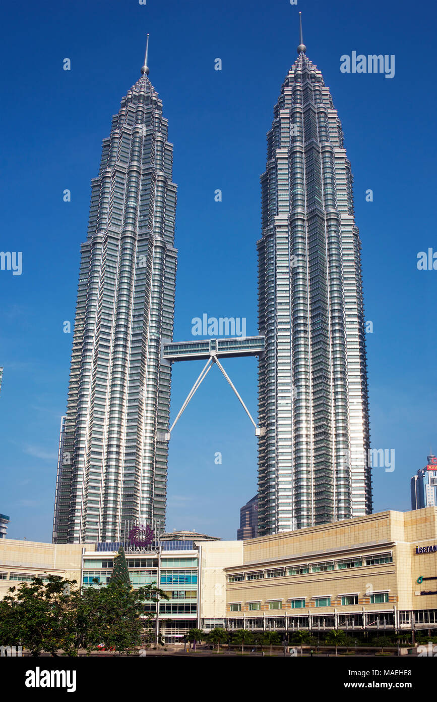 Célèbre Petronas Twin Towers Kuala Lumpur, en Malaisie Banque D'Images