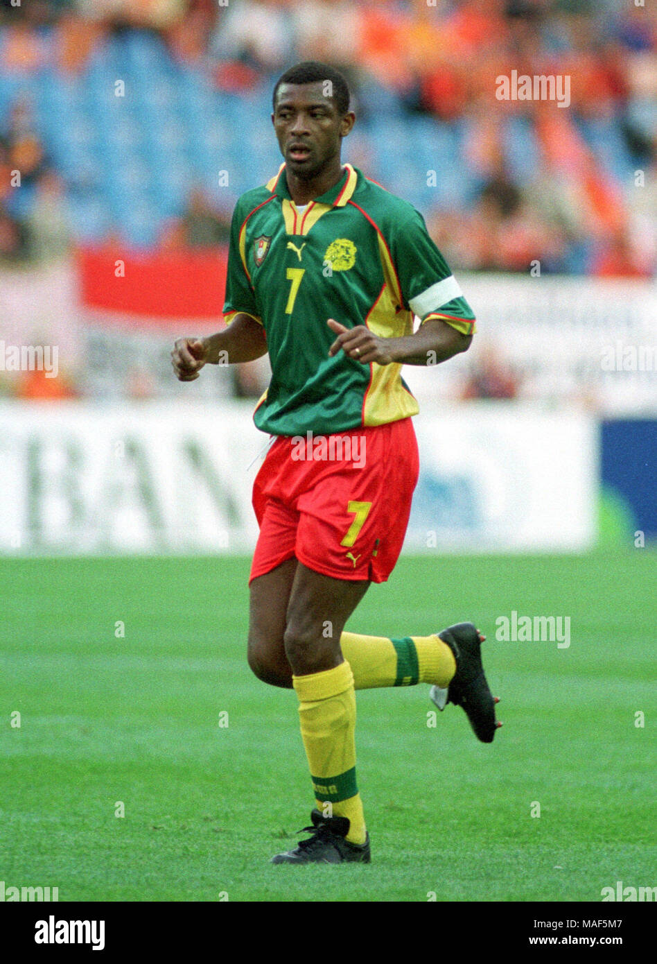 27.5.1998 Gelredome Arnhem, Pays-Bas Football, match amical : Pays-Bas vs Cameroun 0:0 --- François Omam-BIYIK (CAM) Banque D'Images