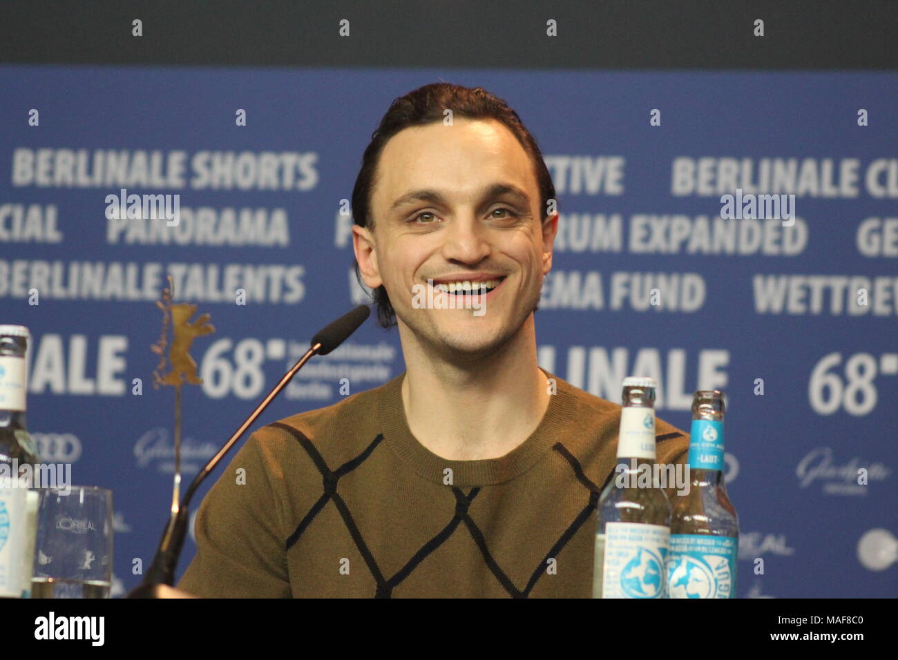 Conférence de presse à l'hôtel Grand Hyatt à Berlin/Allemagne pour "Transit" par 68e Berlinale avec star allemande Franz Rogowski Banque D'Images