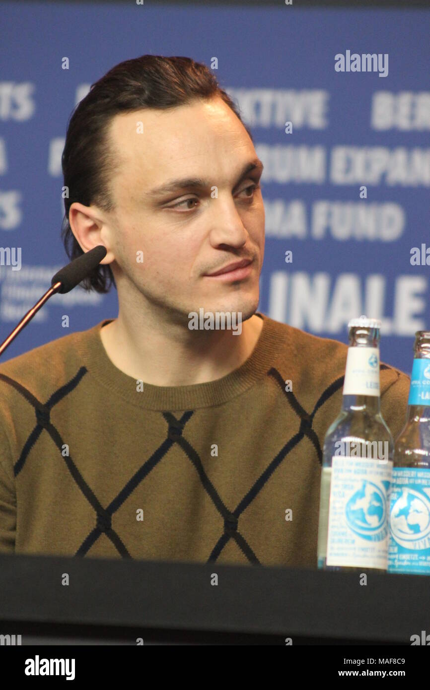 Conférence de presse à l'hôtel Grand Hyatt à Berlin/Allemagne pour "Transit" par 68e Berlinale avec star allemande Franz Rogowski Banque D'Images