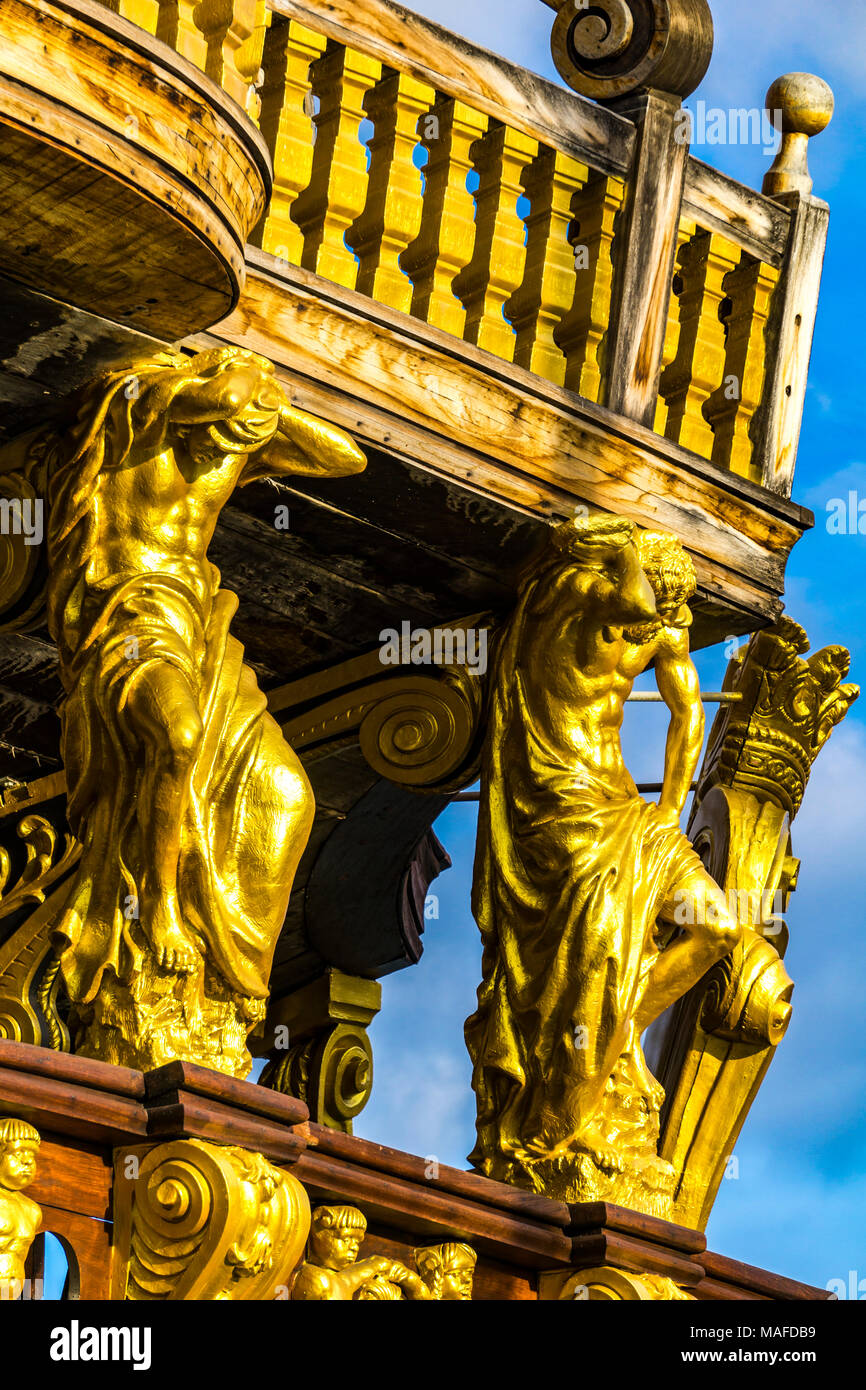 Gênes, Italie - 9 mars 2018 : Galleon Neptun à Porto Antico de Gênes, Italie. C'est un navire réplique d'un galion espagnol du xviie siècle construit en 1985 pour Banque D'Images