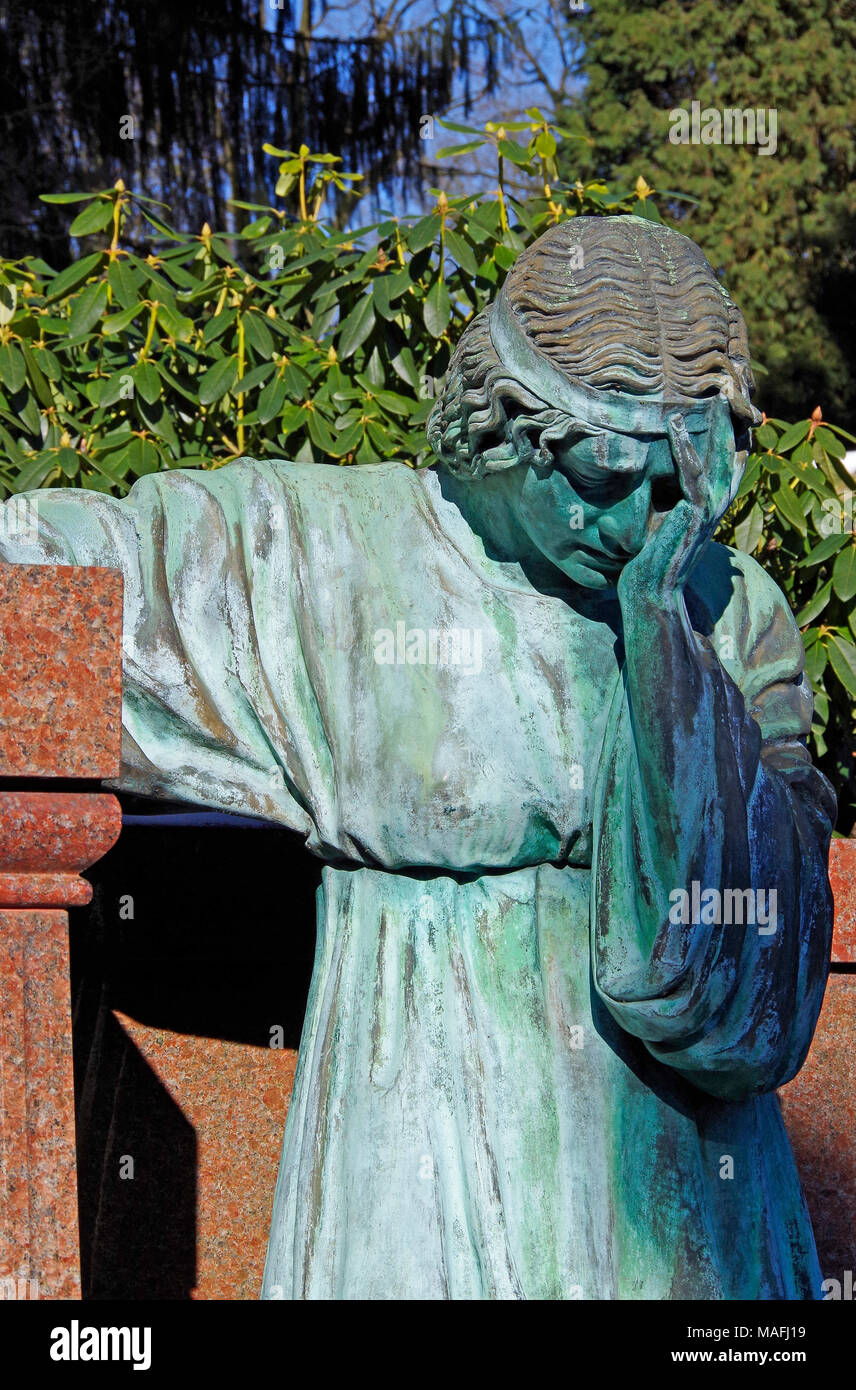 Cimetière Ohlsdorf à Hambourg, créé en 1877 comme un lieu de sépulture non confessionnel, l'un des plus grands cimetières, hiver, Banque D'Images