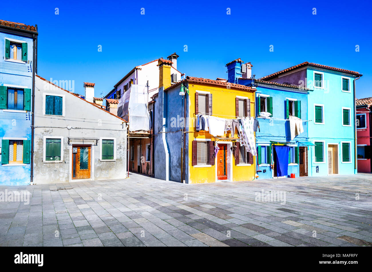 Burano, Venise. Avec l'image de la belle île colorée Vénétie en Italie. Banque D'Images