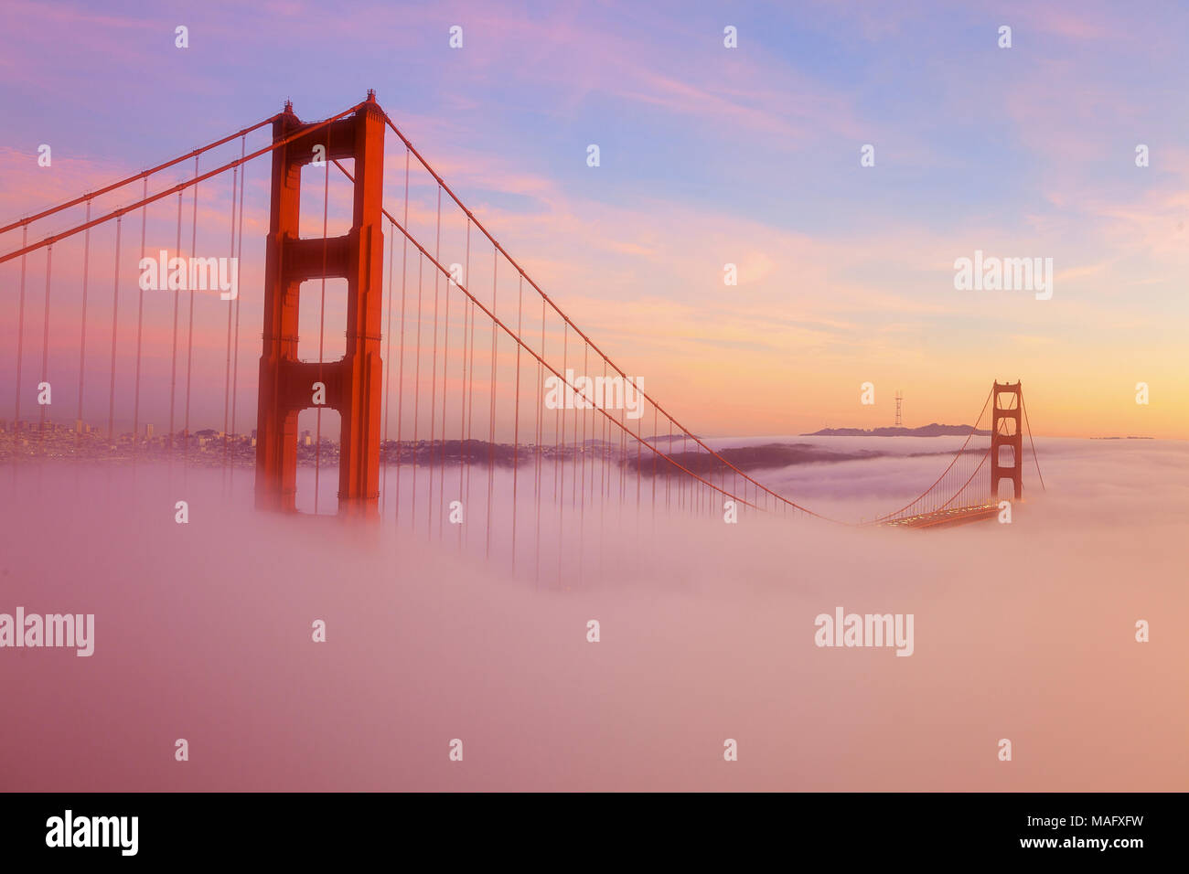 Le Golden Gate Bridge est un popuar destination touristique à San Francisco en Californie. Banque D'Images