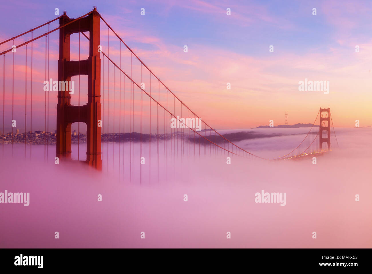 Le Golden Gate Bridge est un popuar destination touristique à San Francisco en Californie. Banque D'Images